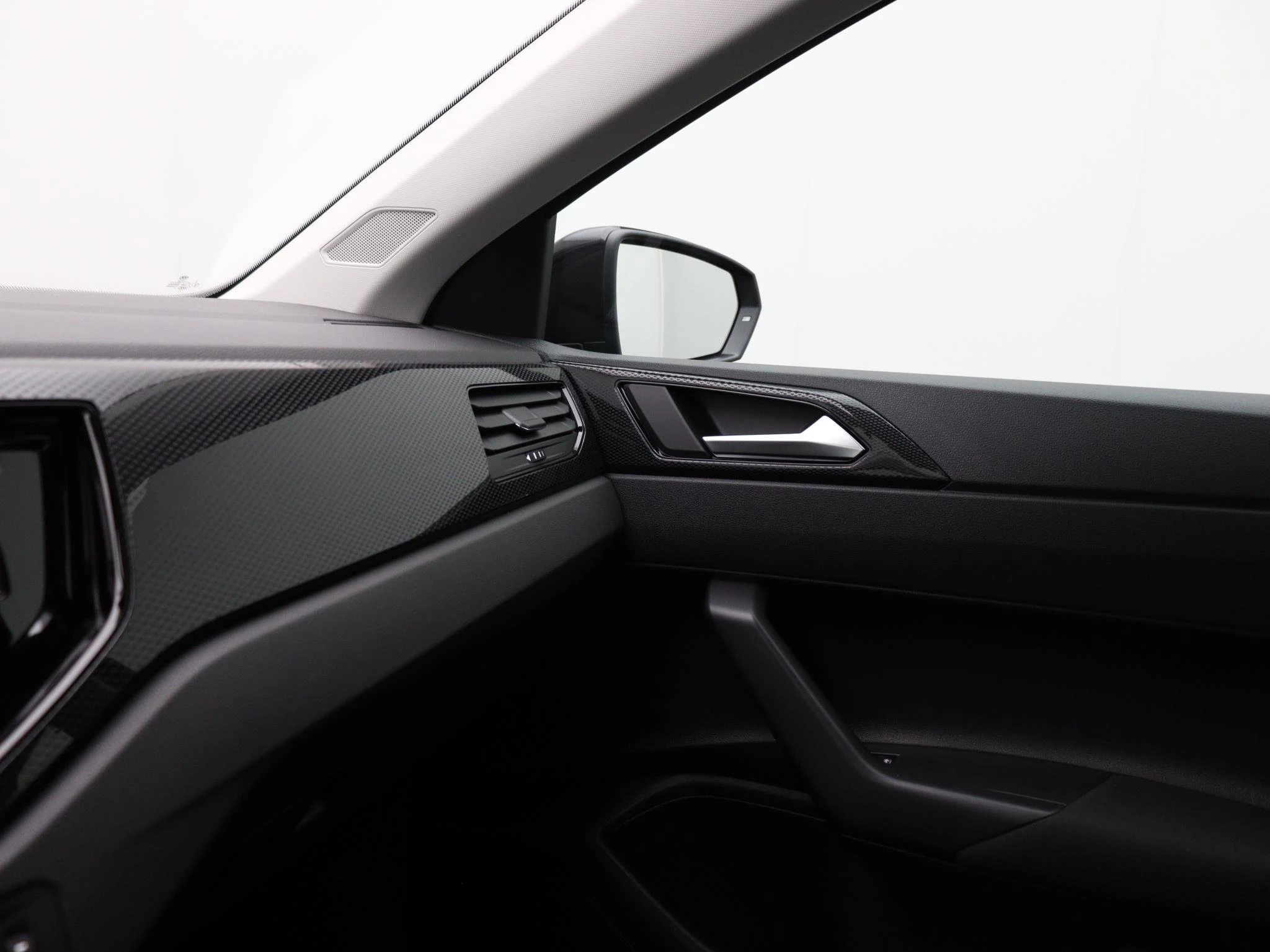 Volkswagen-Polo-image-23