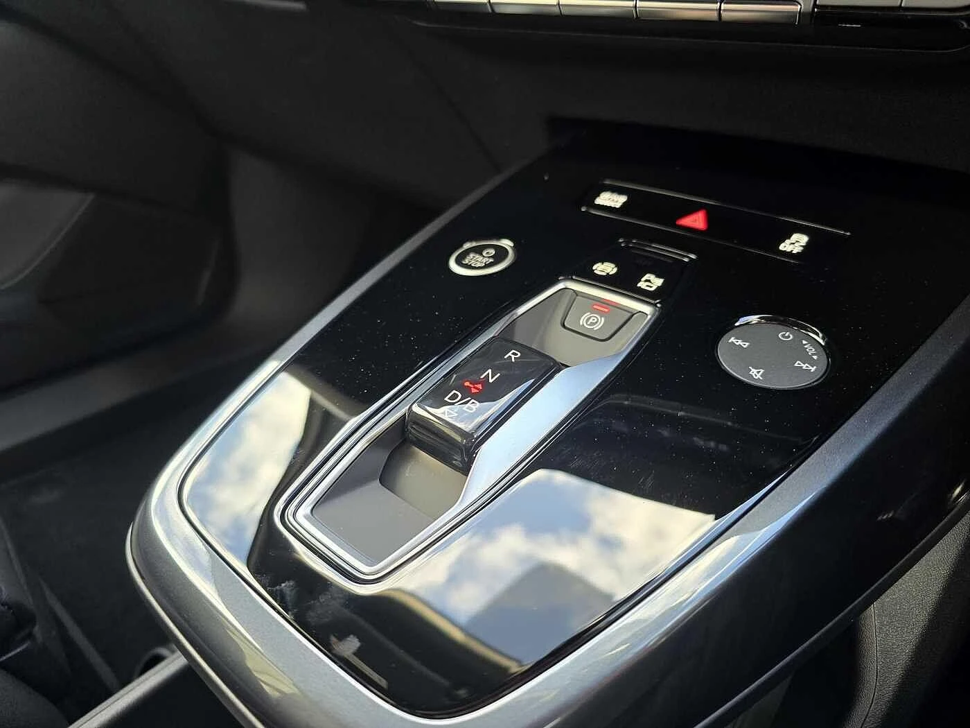 Audi-Q4 e-tron-image-7