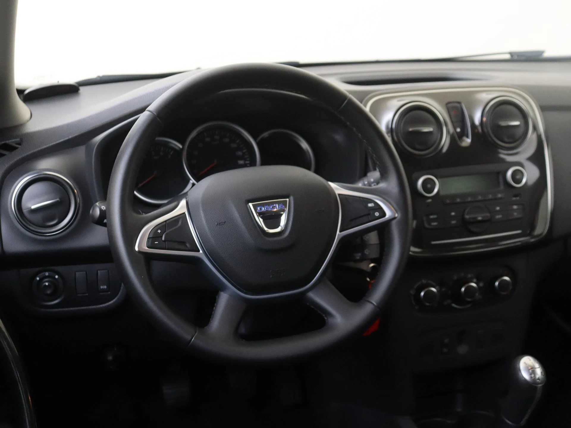 Dacia-Logan-image-9