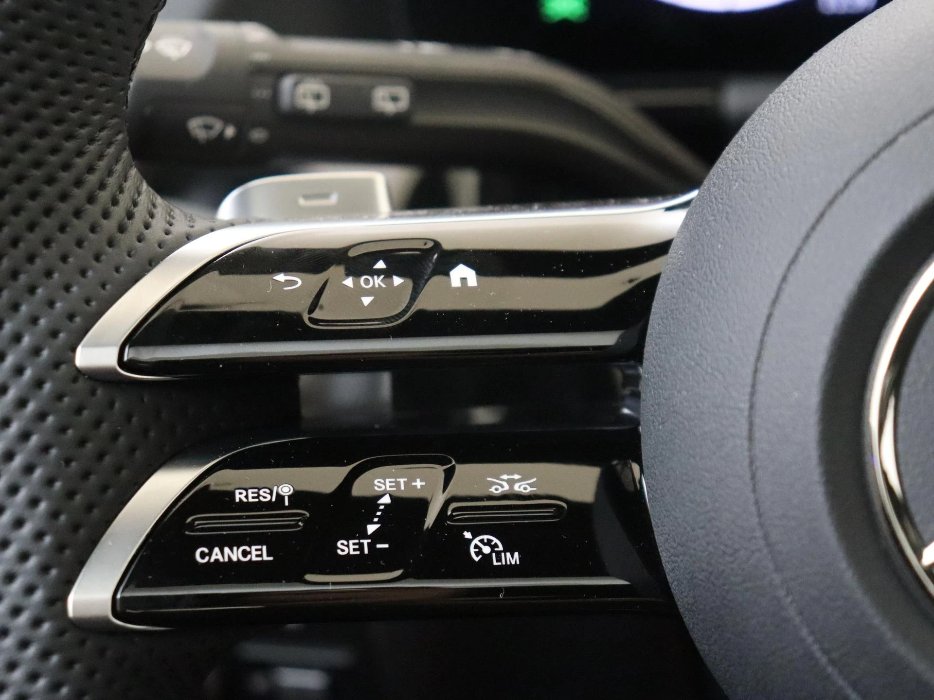 Mercedes-Benz GLA 250 e Business Solution AMG