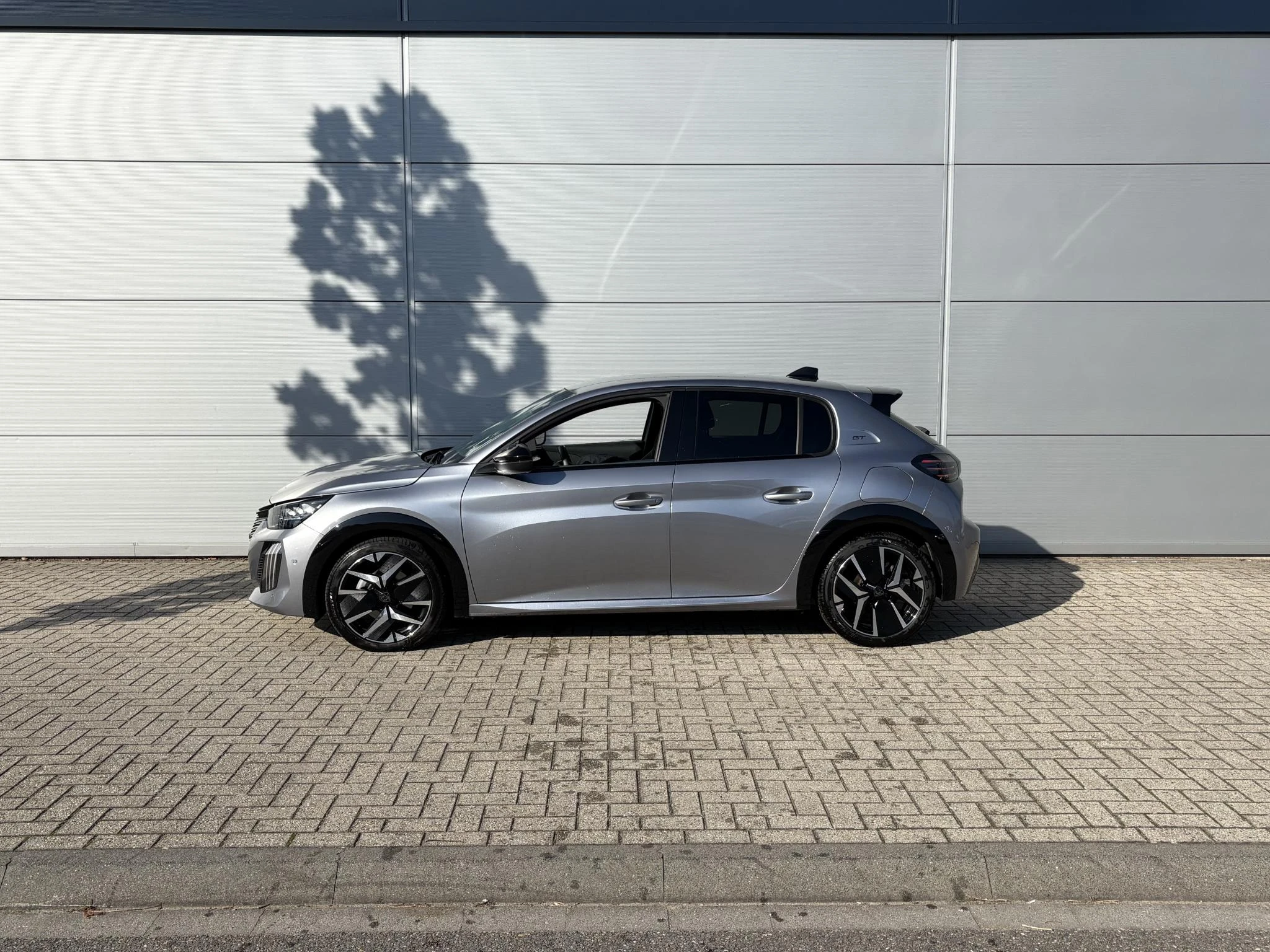 Peugeot-208-image-2