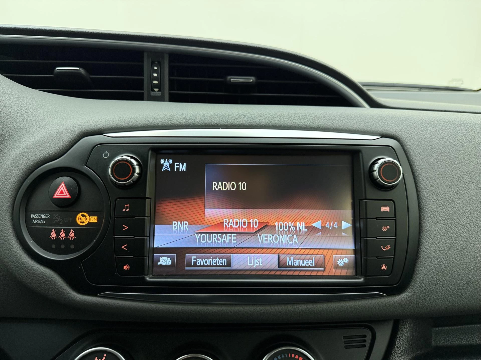 Toyota-Yaris-image-13