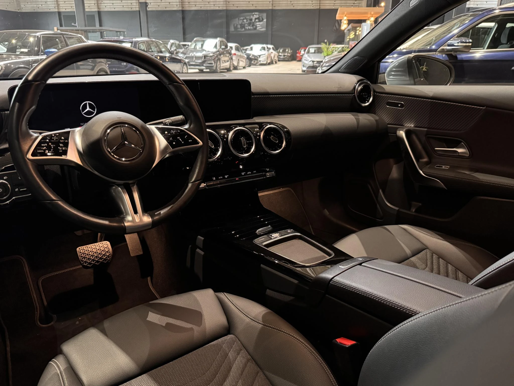 Mercedes-Benz-A-Klasse-image-10