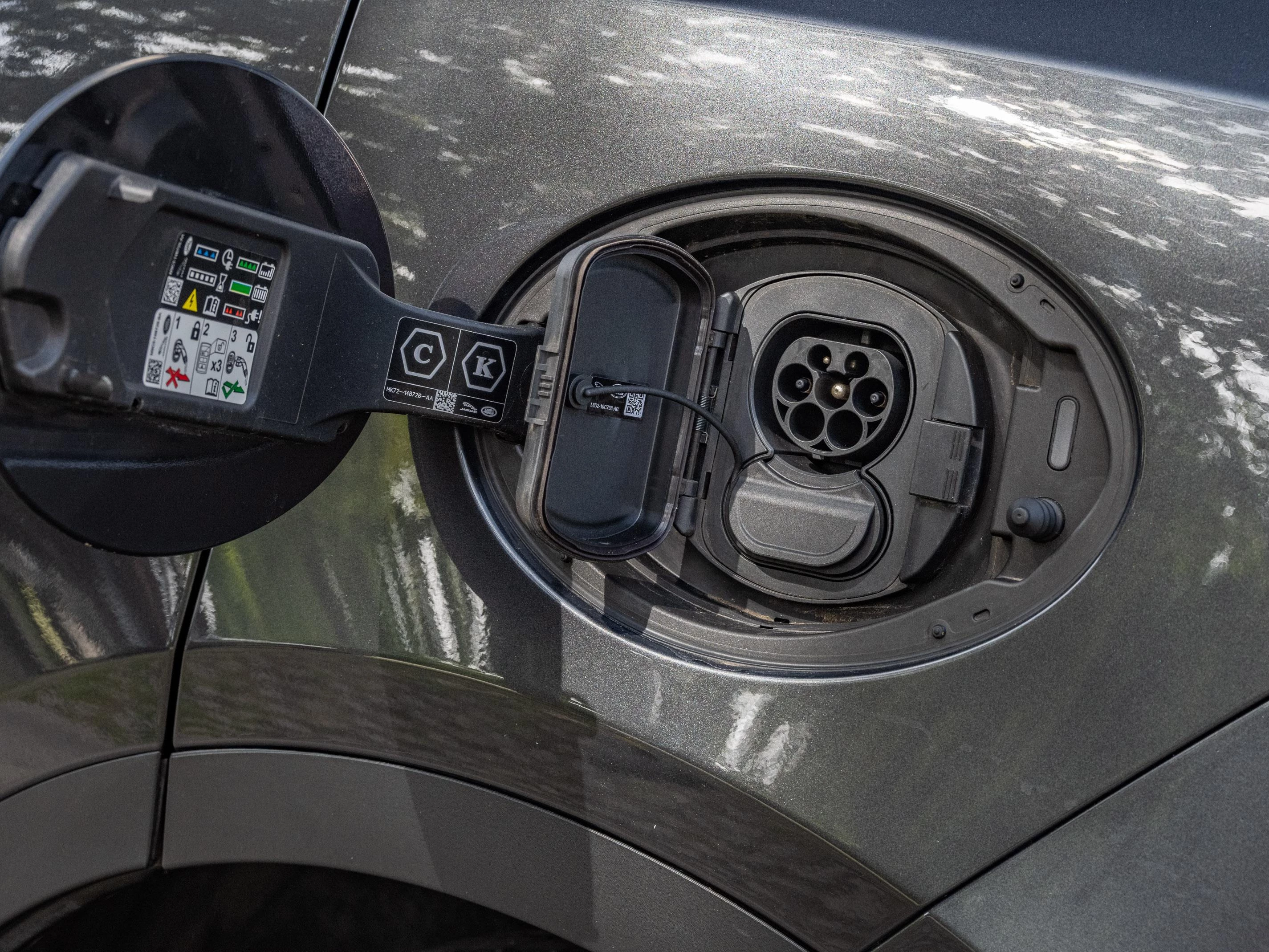 Jaguar E-PACE P300e R-Dynamic S