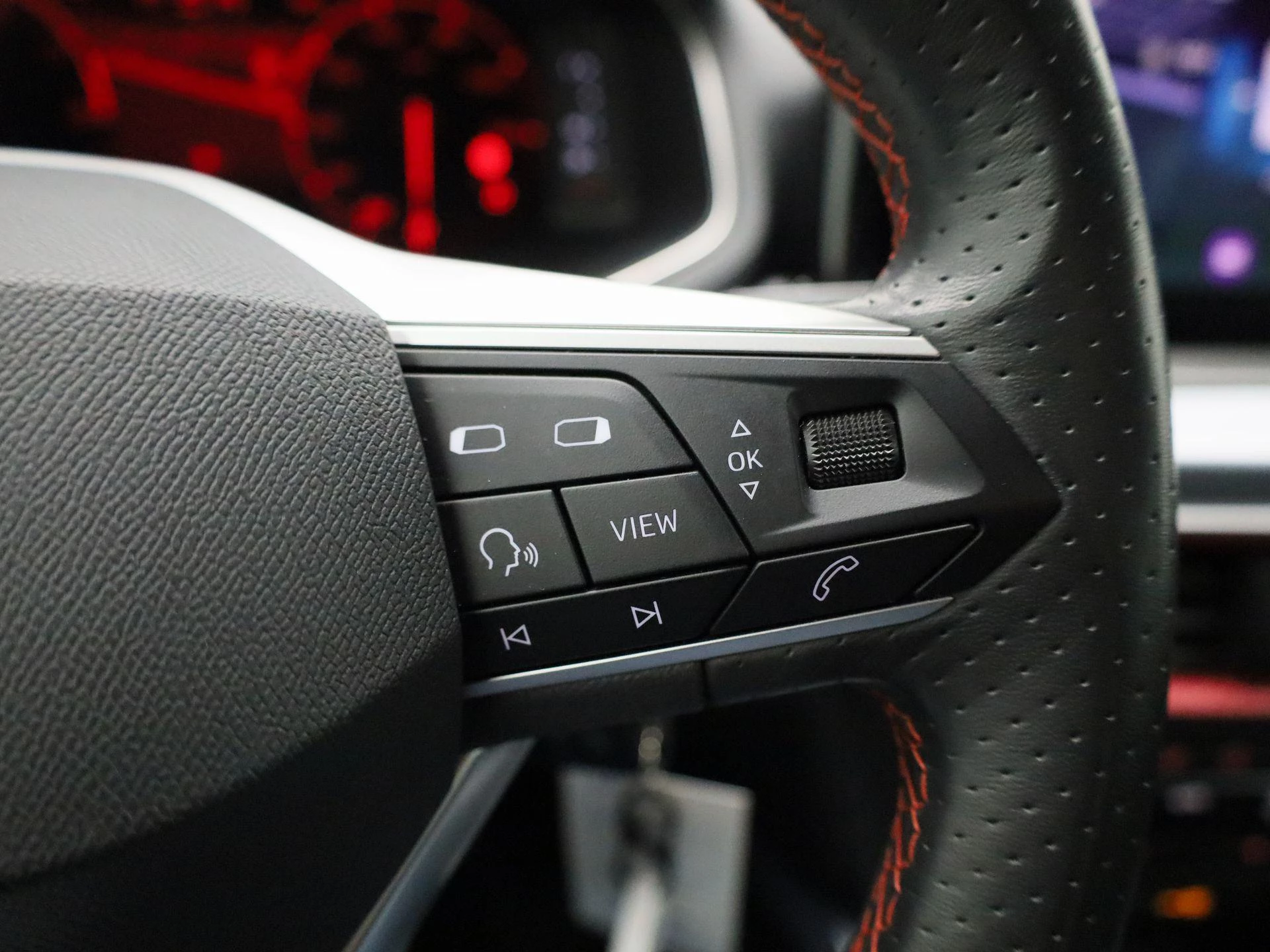 SEAT-Arona-image-14