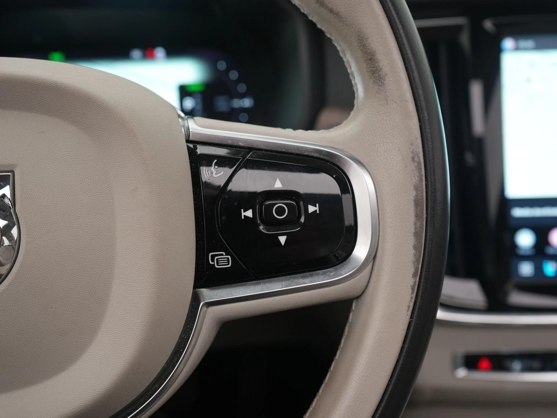 Volvo-S90-image-27