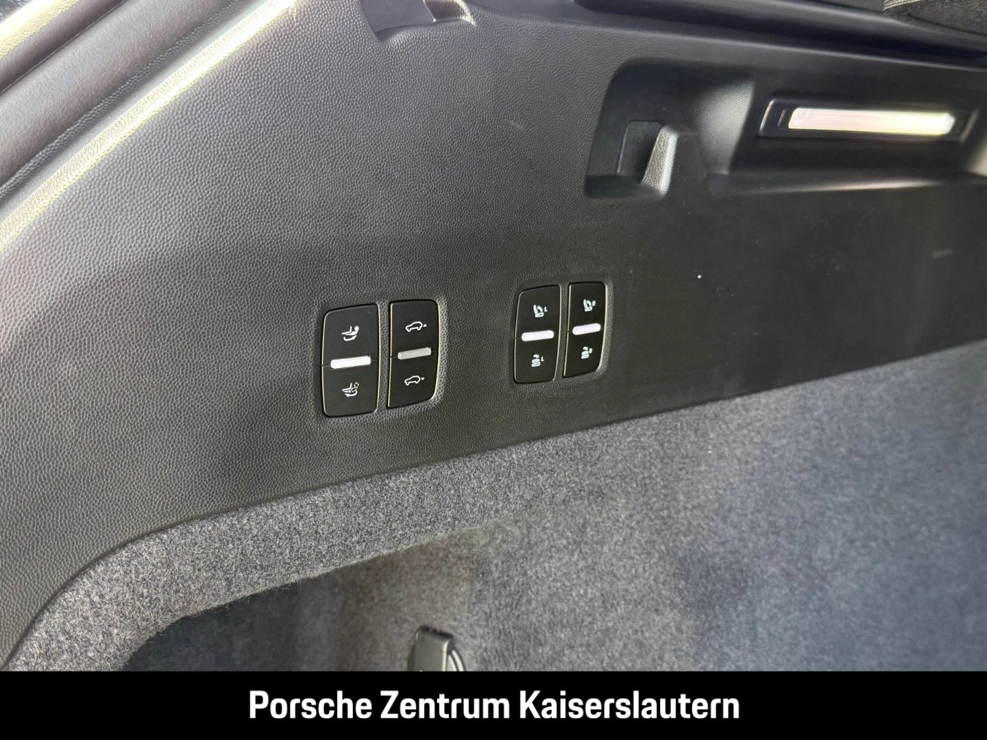 Porsche Cayenne Electric HA-Lenkung Head-Up LED-Matrix -