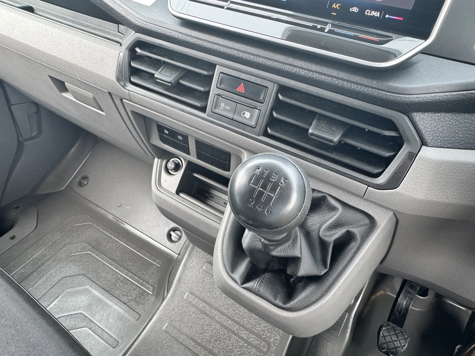 Volkswagen-Crafter-image-35