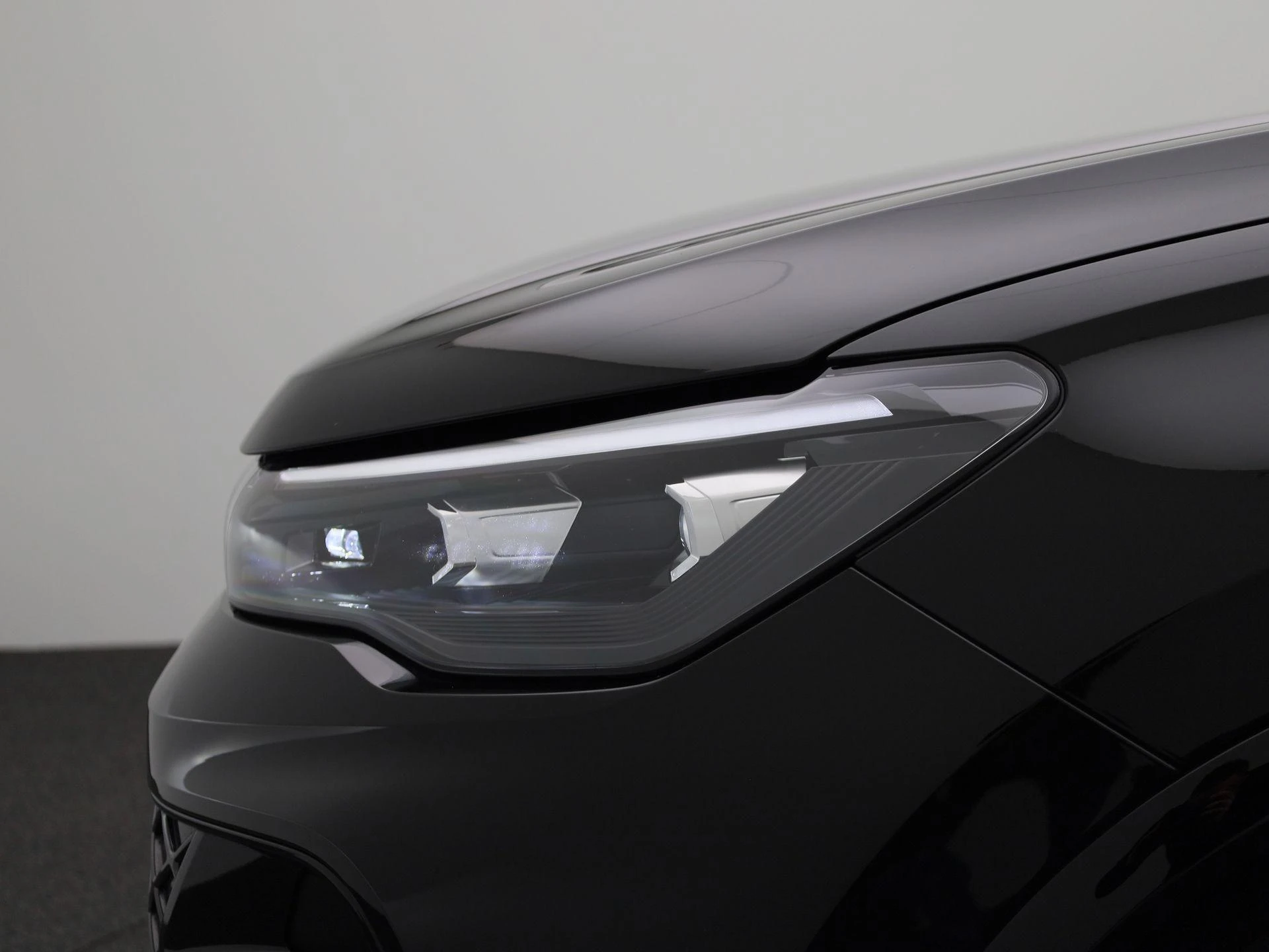 Volkswagen-Tiguan-image-15