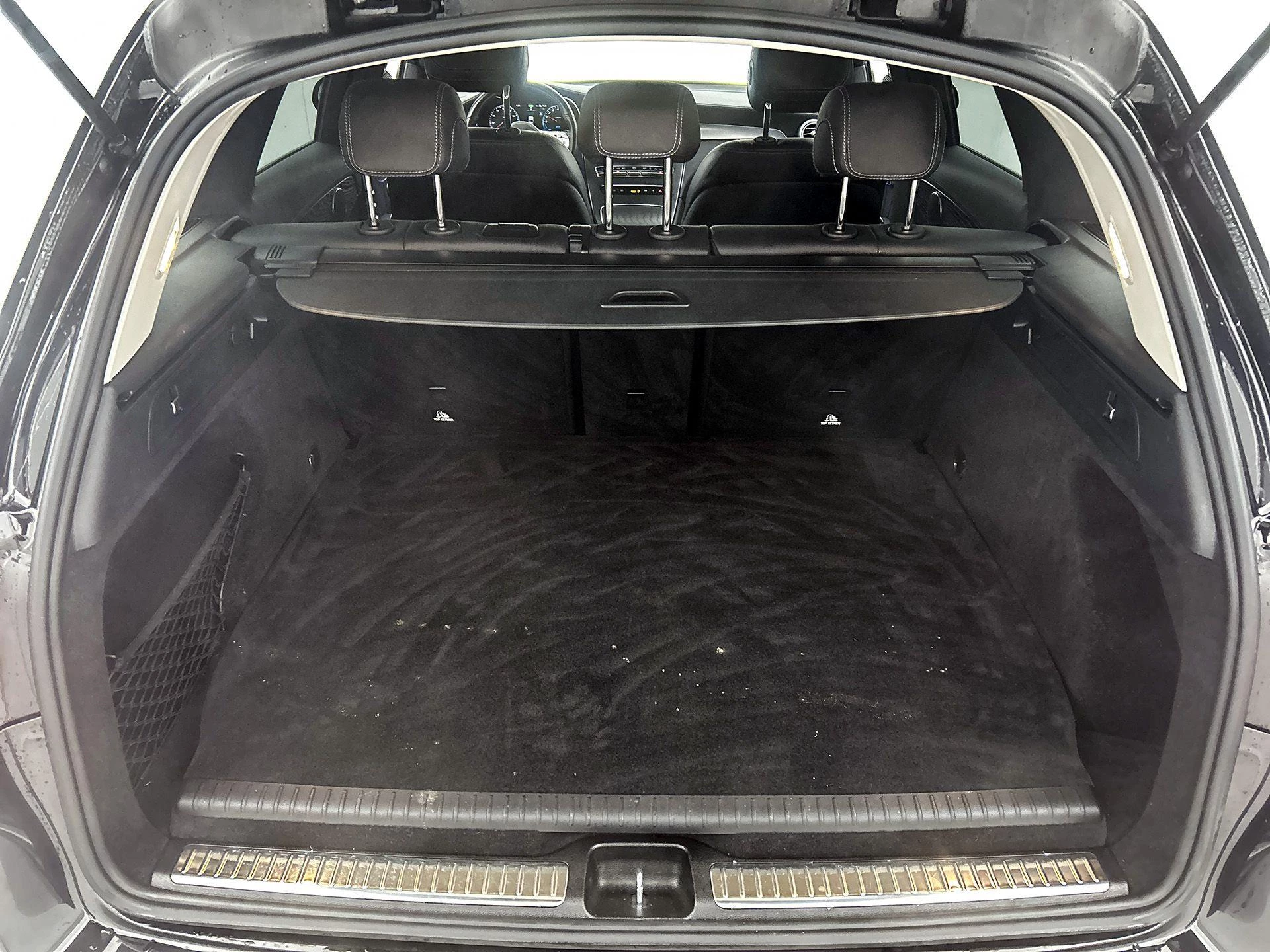 Mercedes-Benz-GLC-image-27