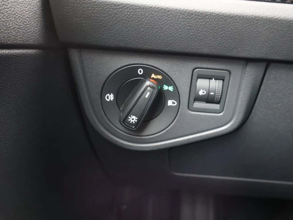 Volkswagen-Polo-image-22