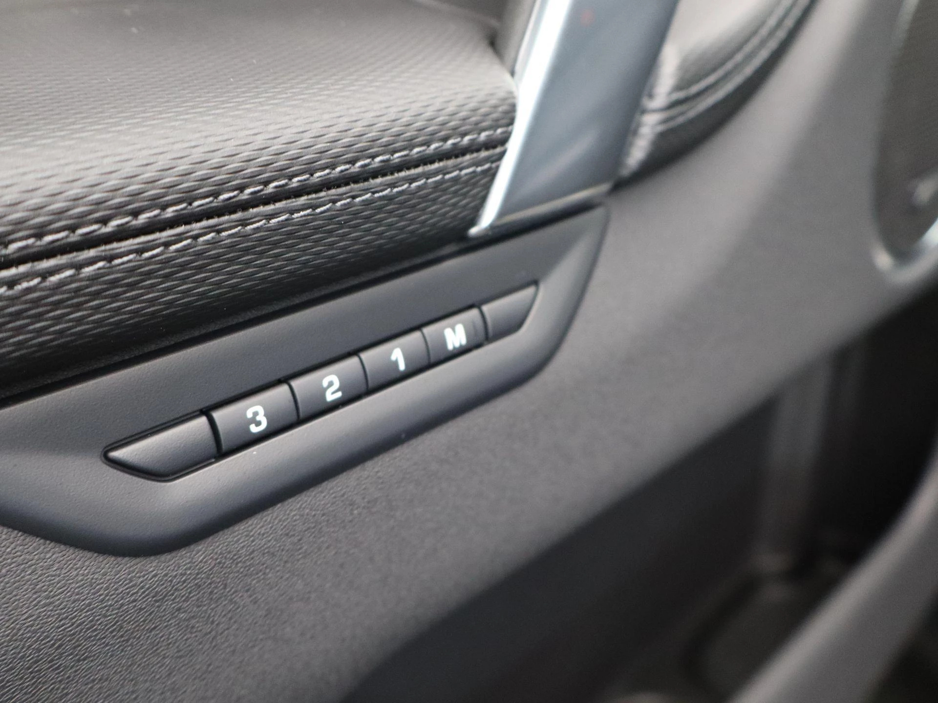 Land Rover-Discovery Sport-image-26