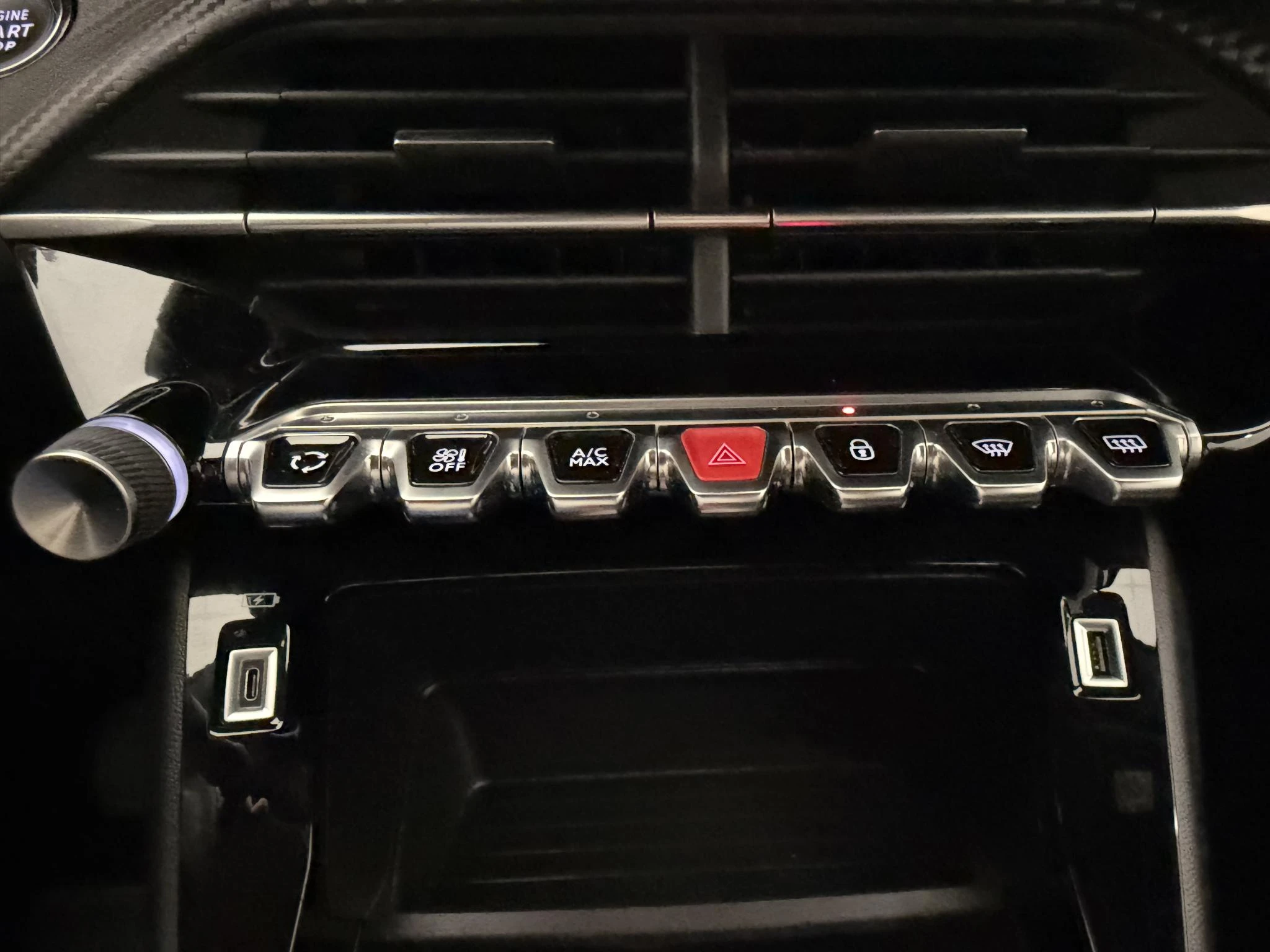 Peugeot-e-2008-image-10