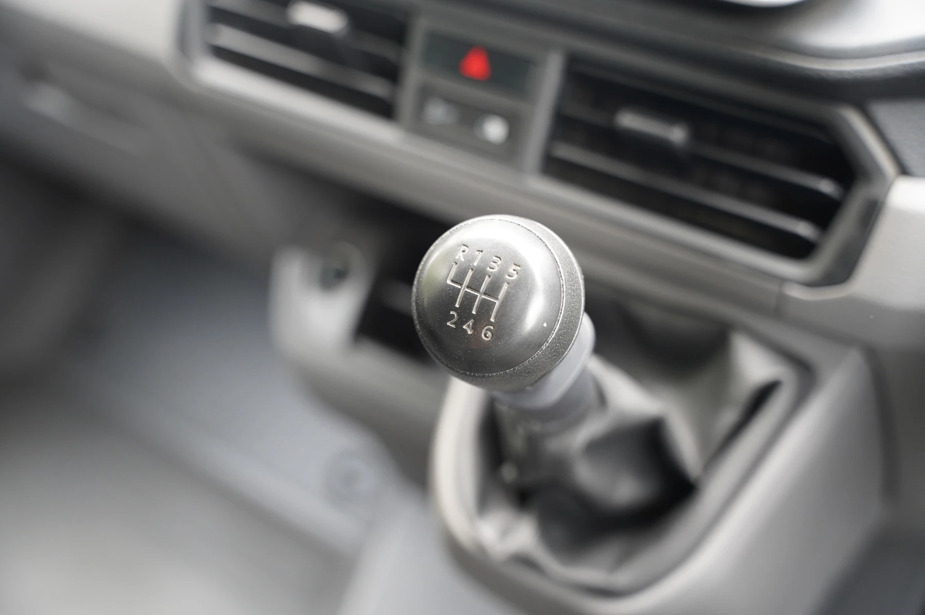 Volkswagen-Crafter-image-26
