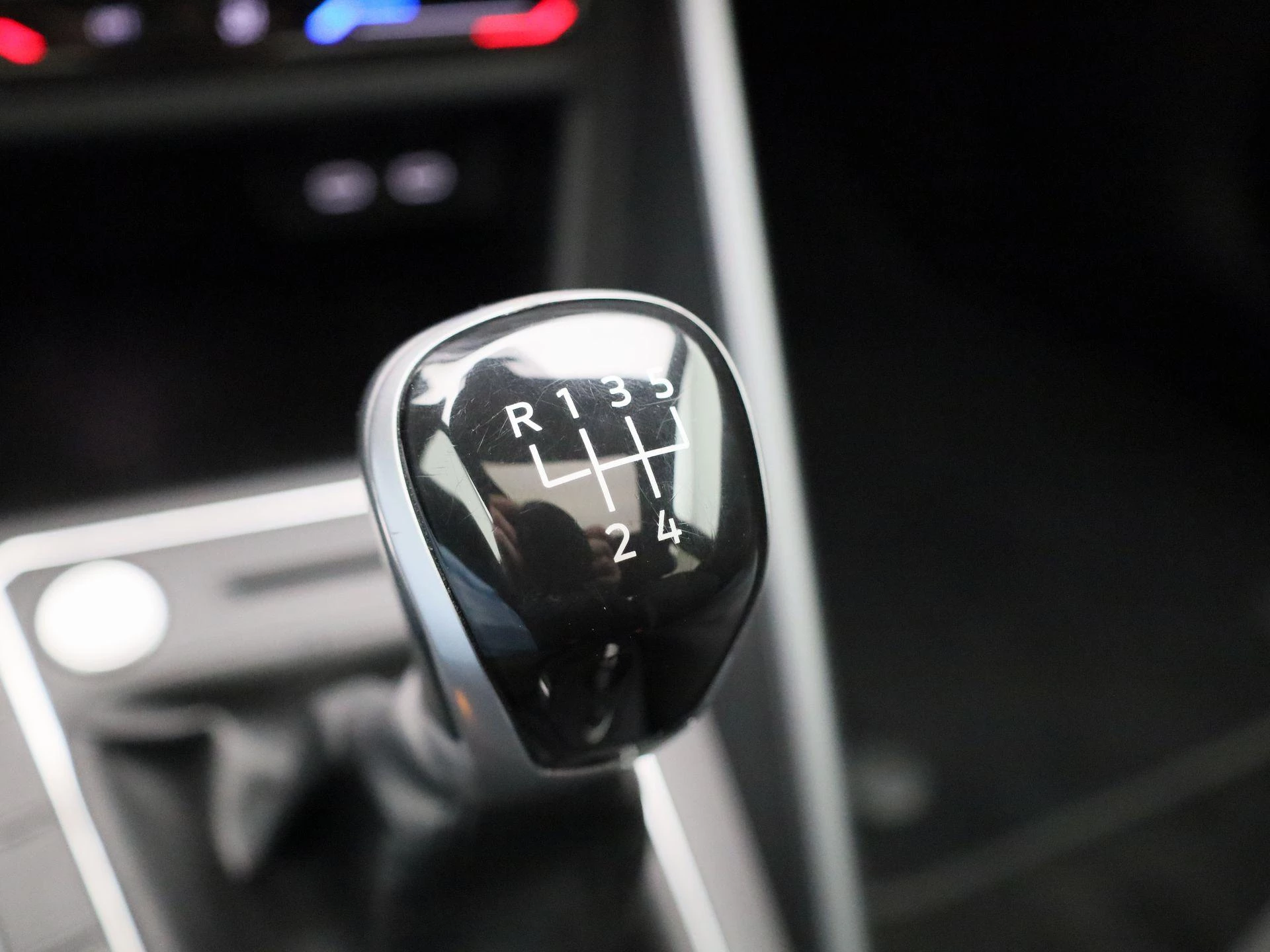 Volkswagen-Polo-image-25