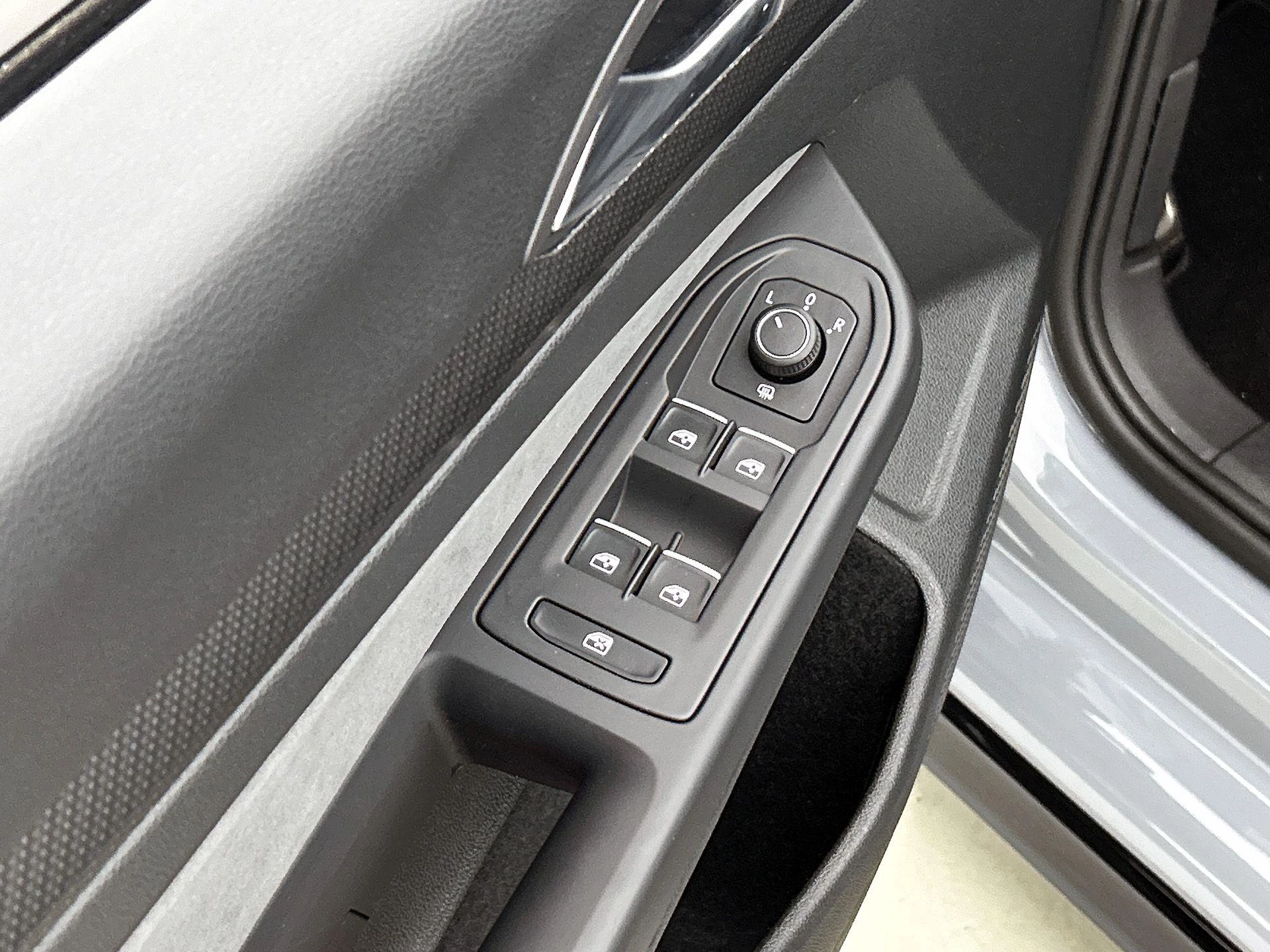 Volkswagen-Golf-image-30