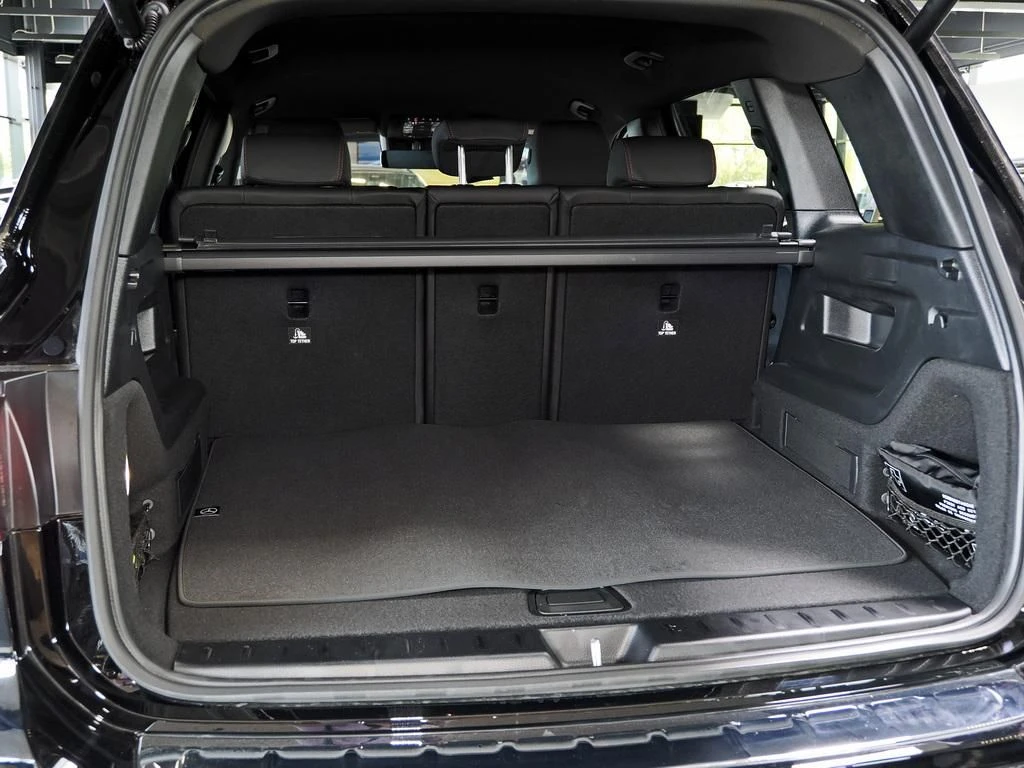 Mercedes-Benz-GLB 220 d-image-12