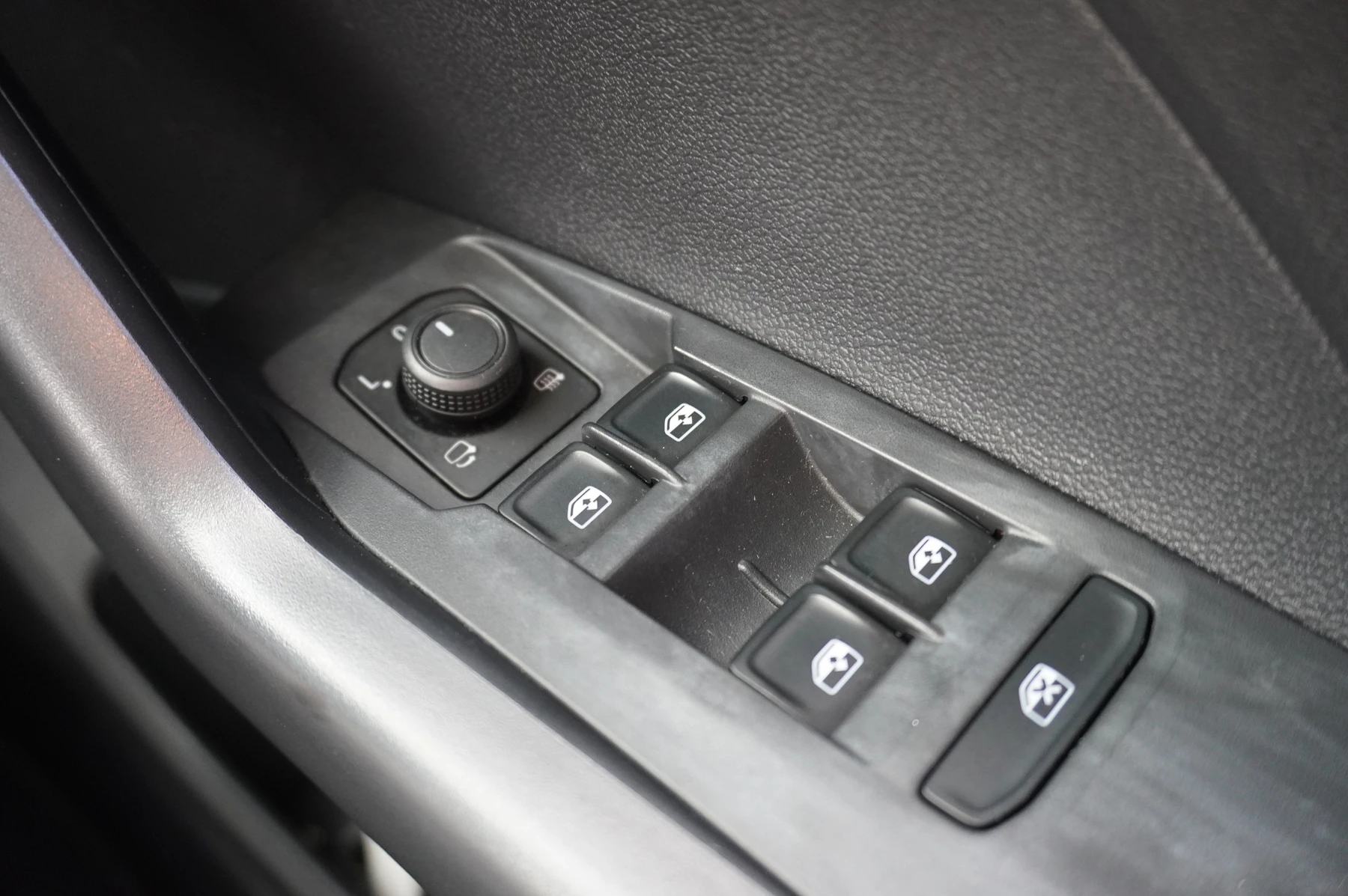 Volkswagen-T-Cross-image-21