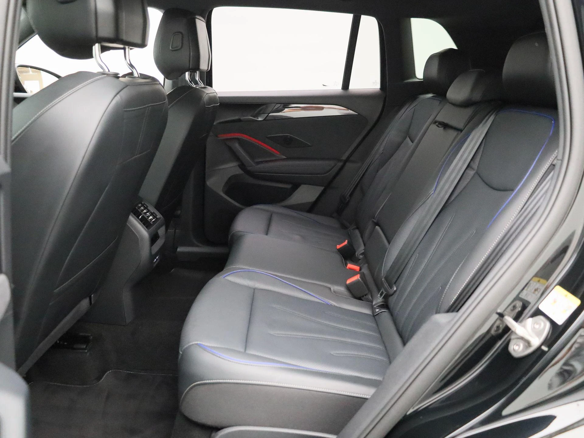 Volkswagen-Tiguan-image-10