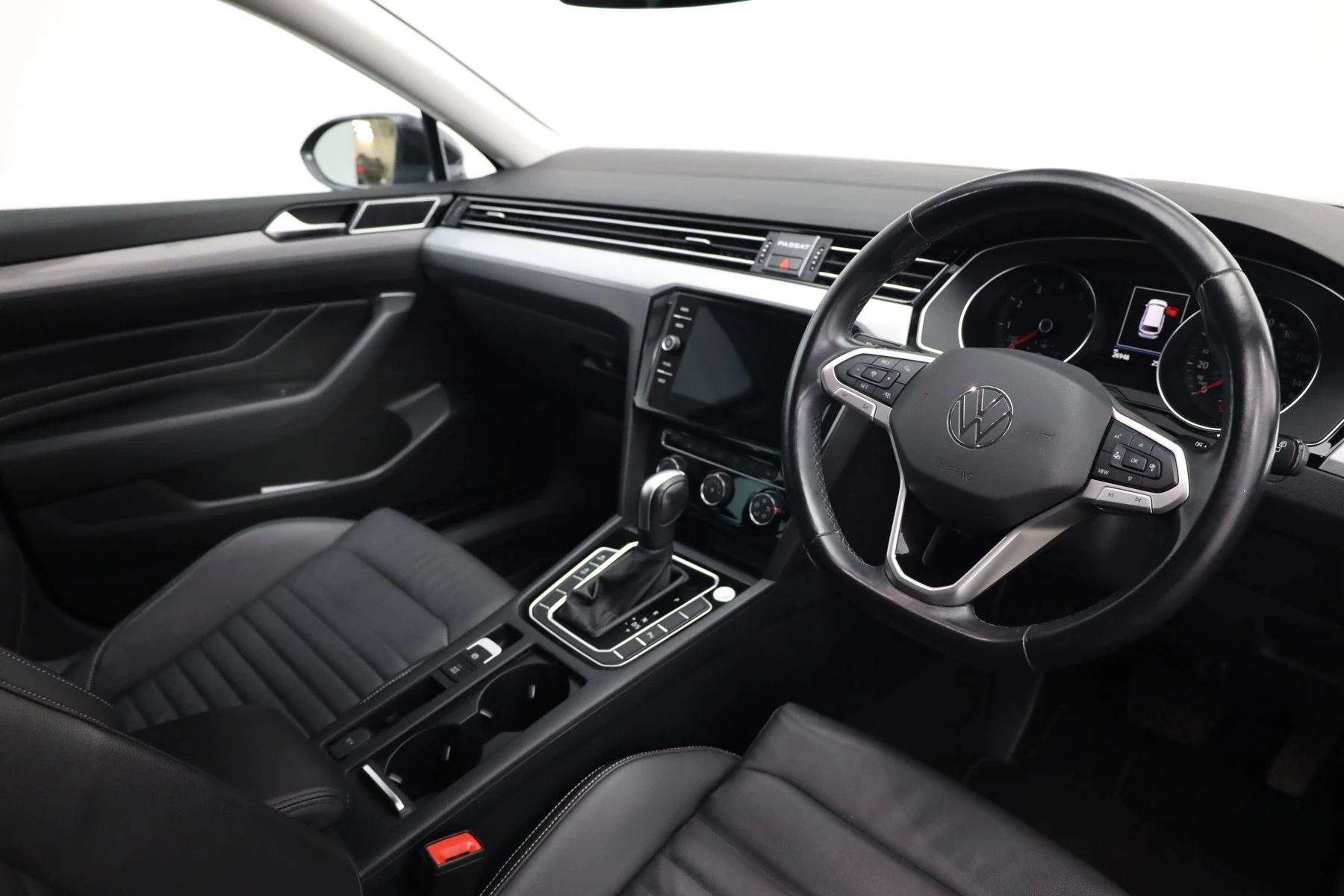 Volkswagen-Passat-image-5
