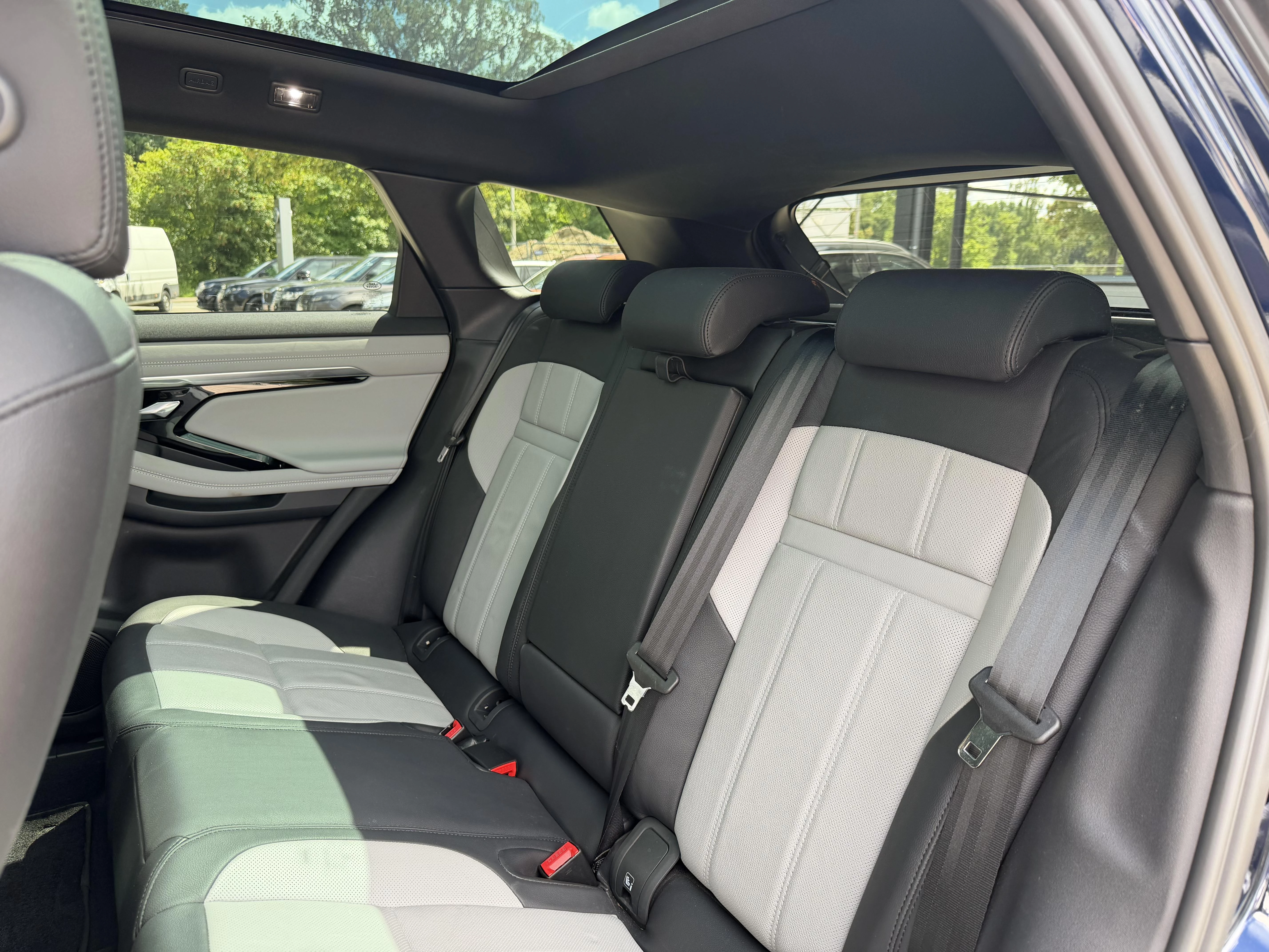 Land Rover Range Rover Evoque P250 R-Dynamic SE