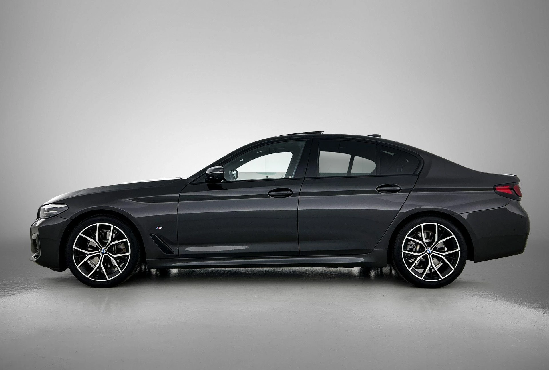 BMW-5 Serie-image-1
