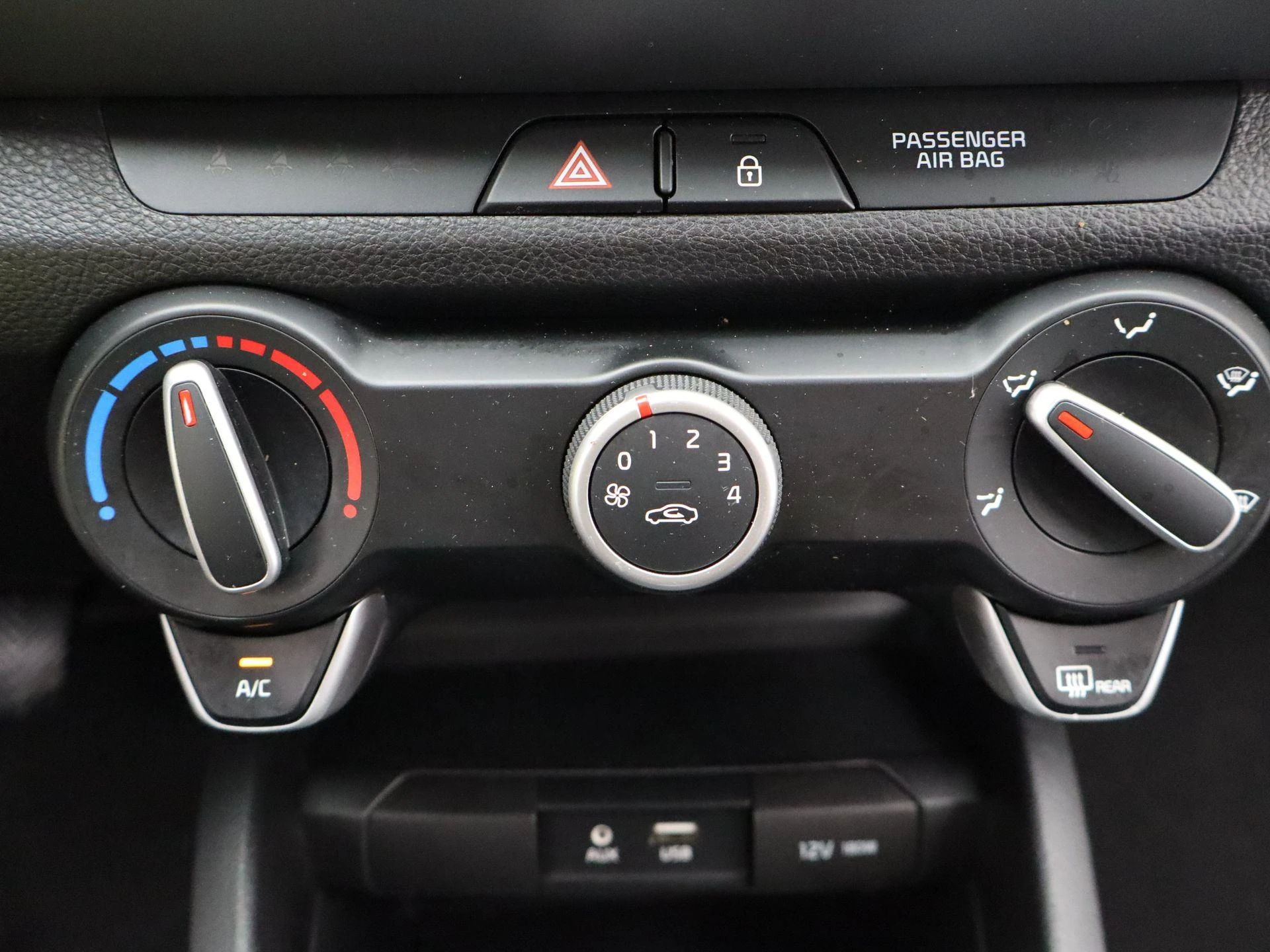 Kia-Stonic-image-19