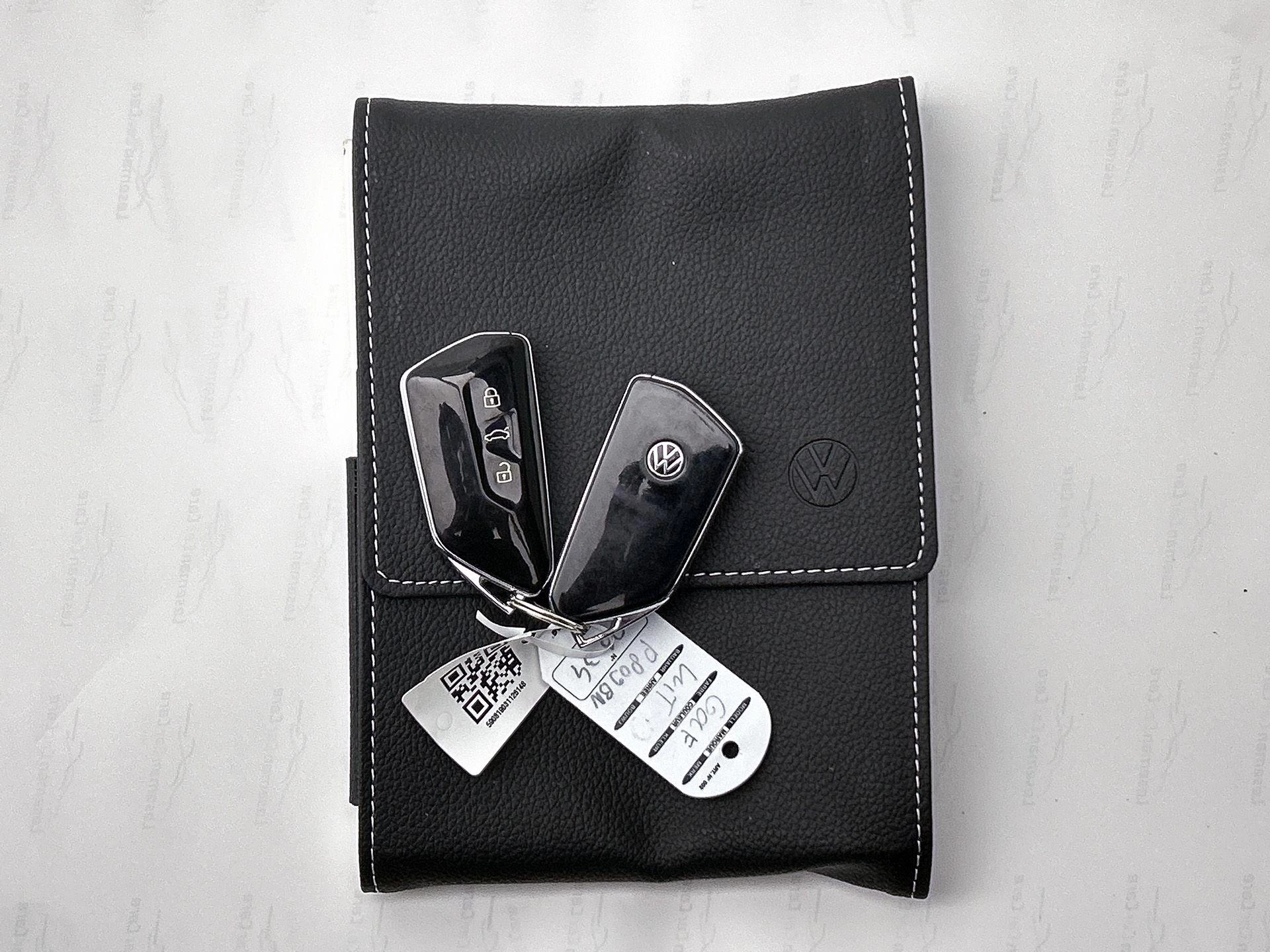 Volkswagen-Golf-image-34