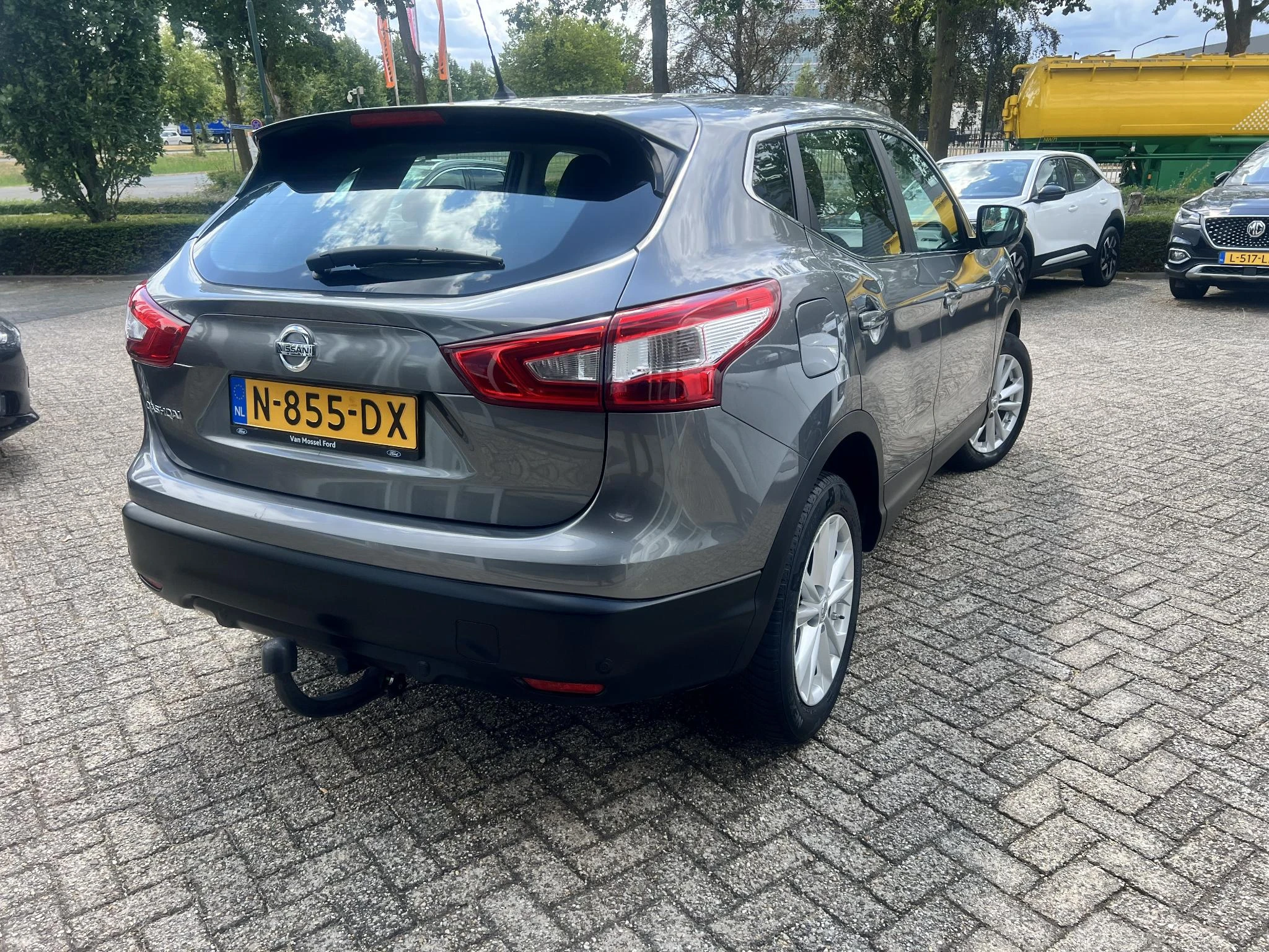 Nissan-QASHQAI-image-4