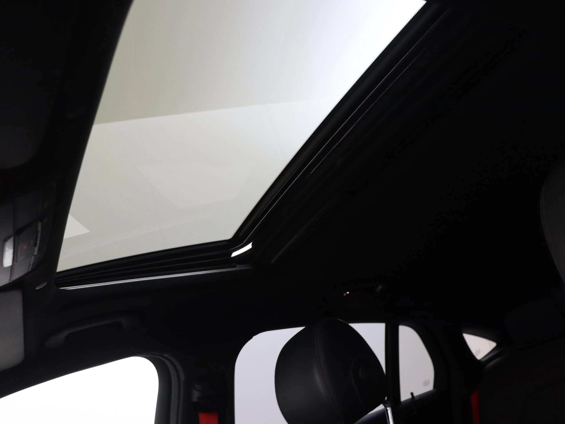 Mercedes-Benz-GLC-image-27