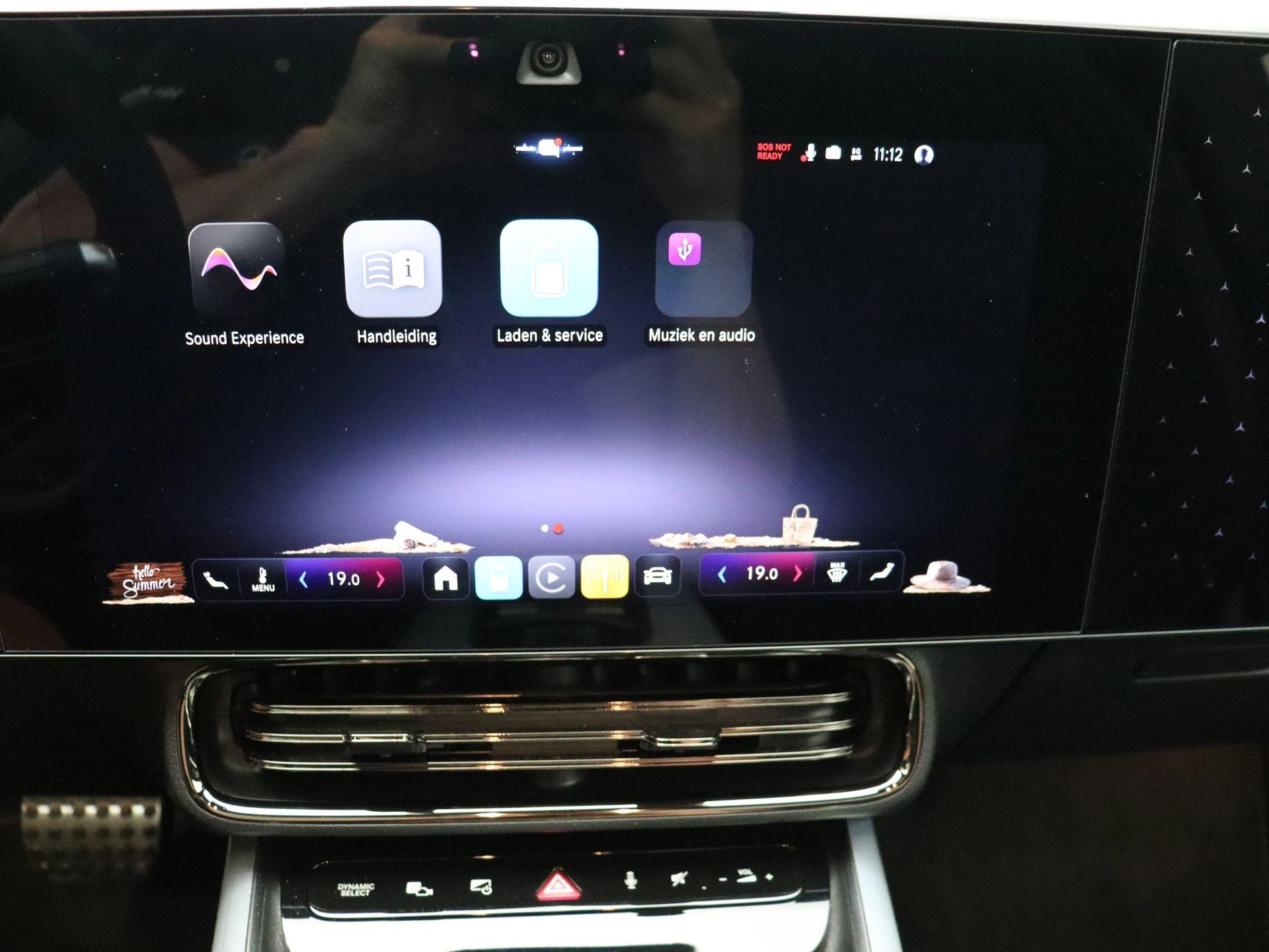 Mercedes-Benz-CLA-image-19