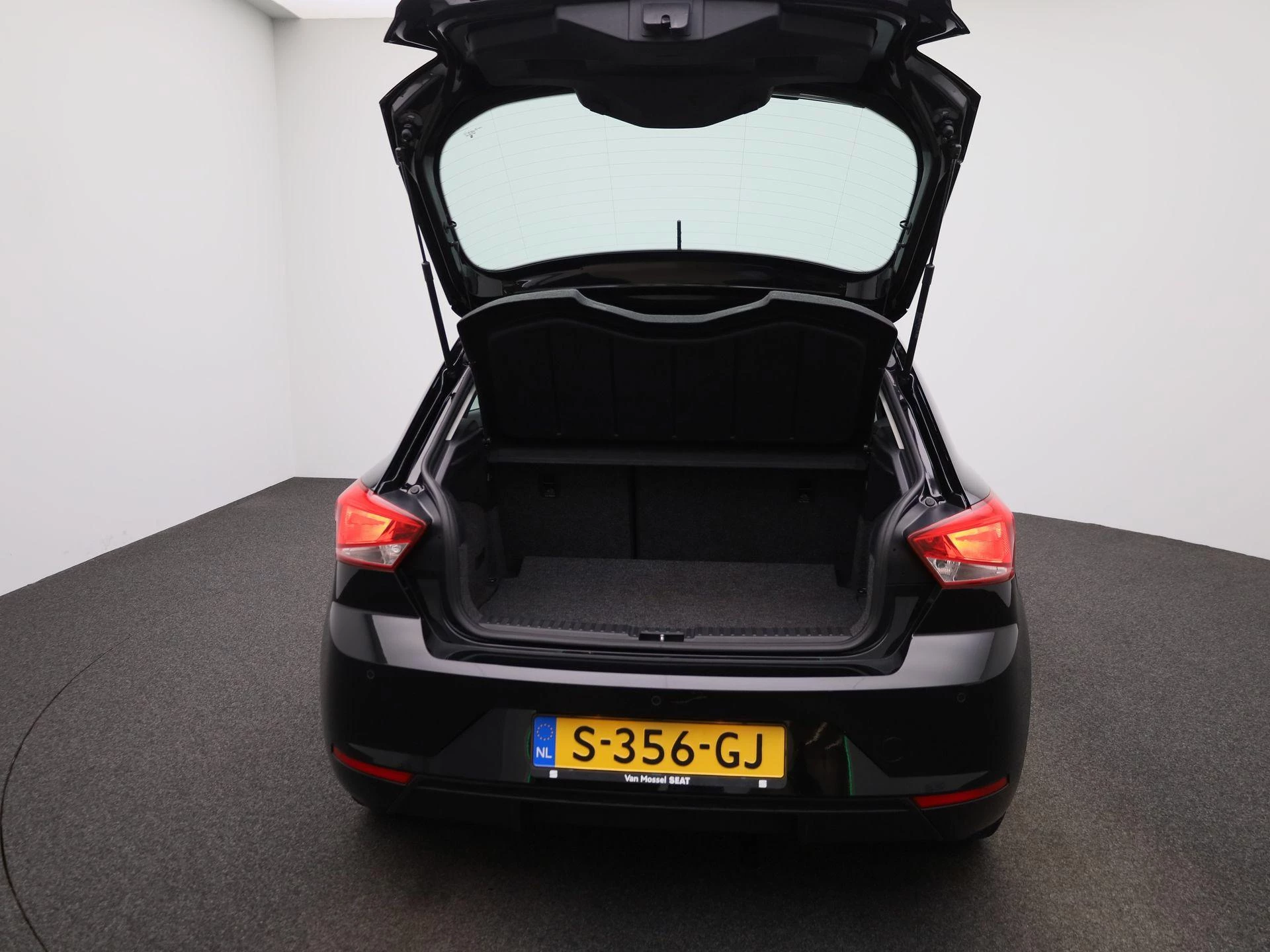 SEAT-Ibiza-image-10