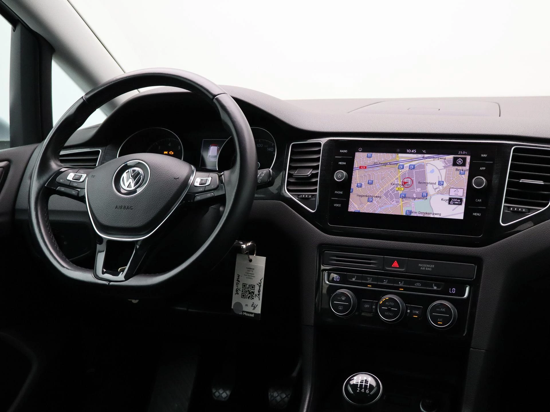 Volkswagen-Golf Sportsvan-image-29