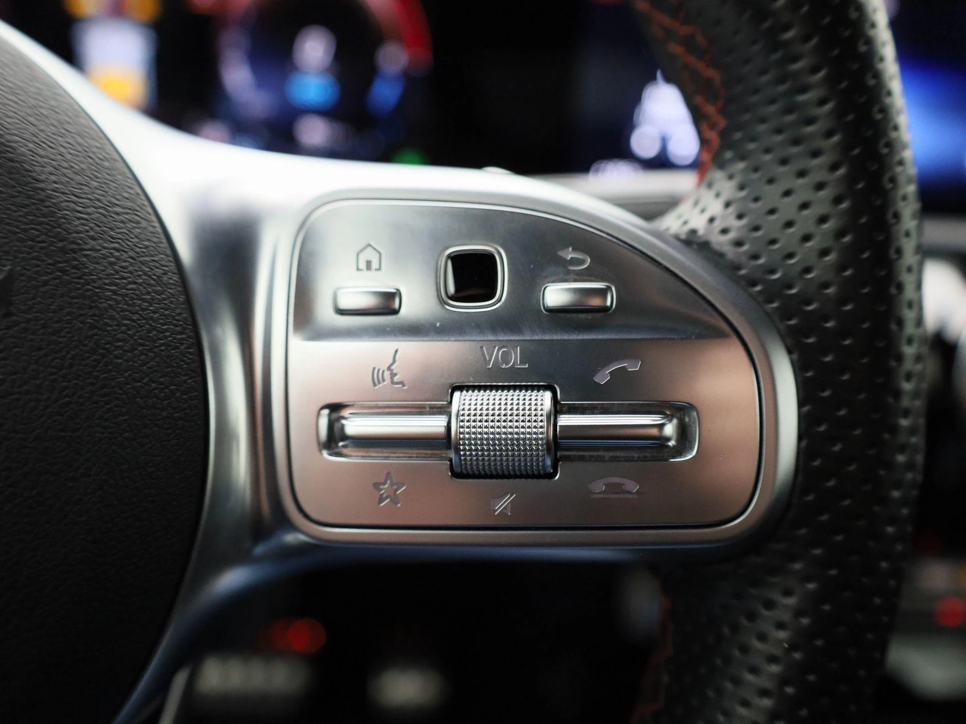 Mercedes-Benz-A-Klasse-image-16