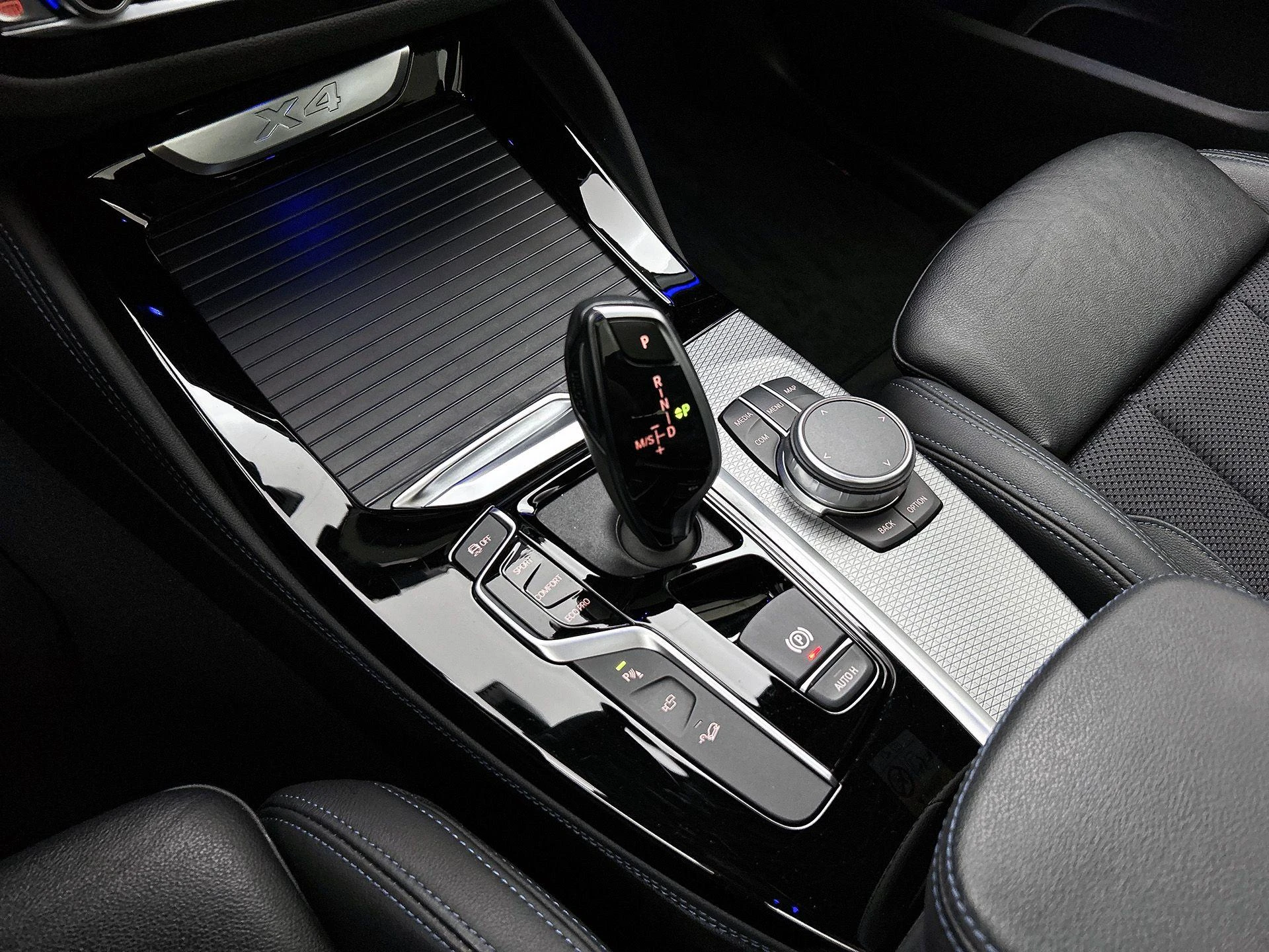 BMW X4 xDrive20i High Executive
