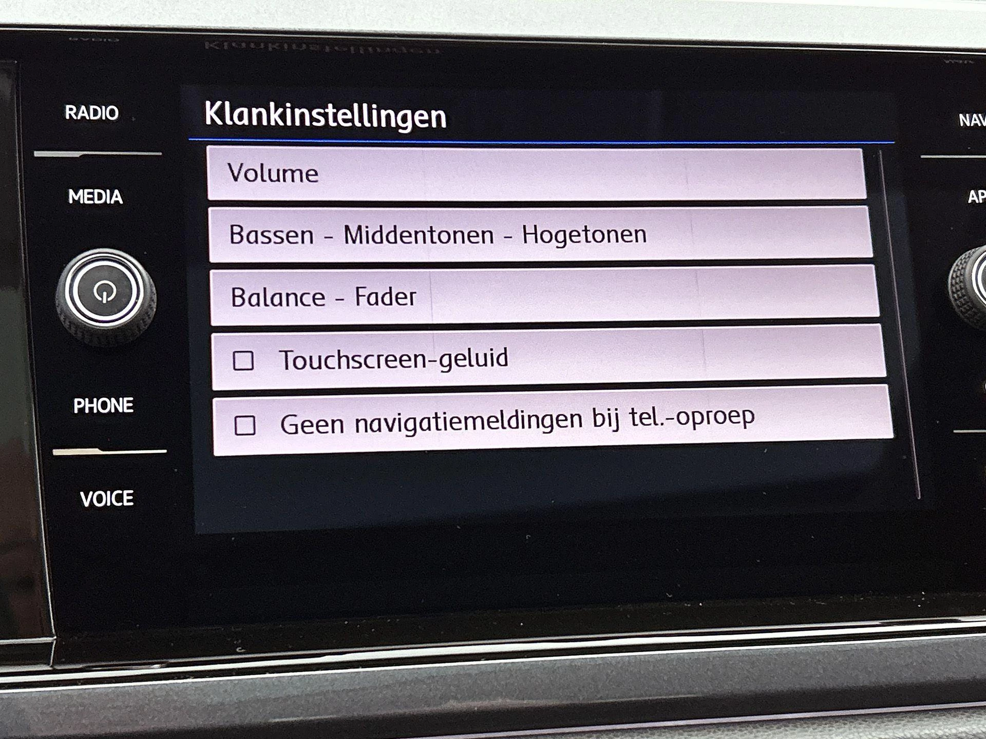 Volkswagen-Polo-image-11