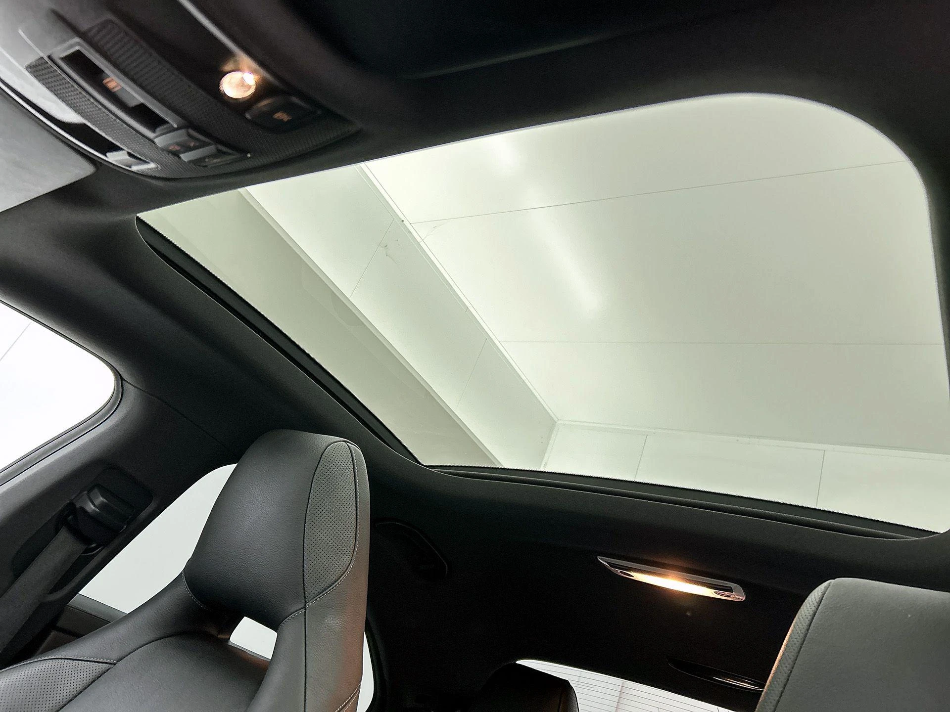Mercedes-Benz-CLA-image-30