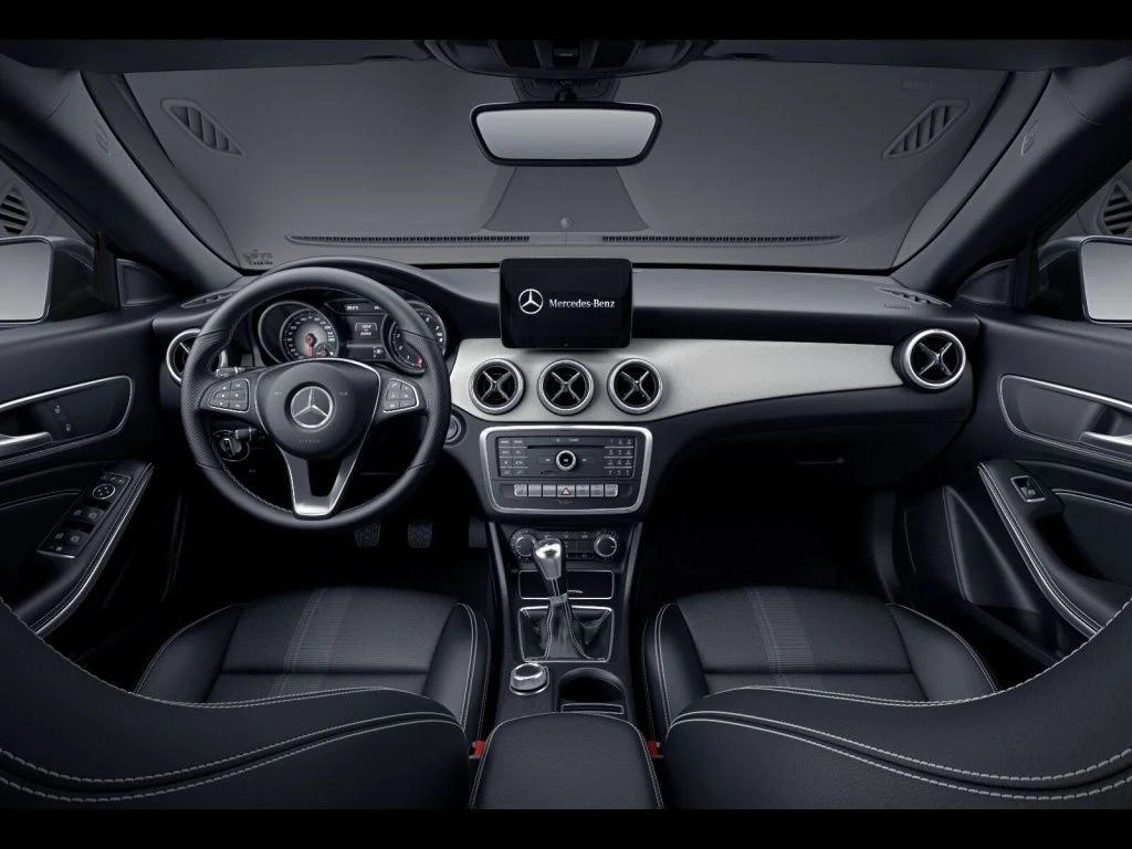 Mercedes-Benz-CLA 180-image-11