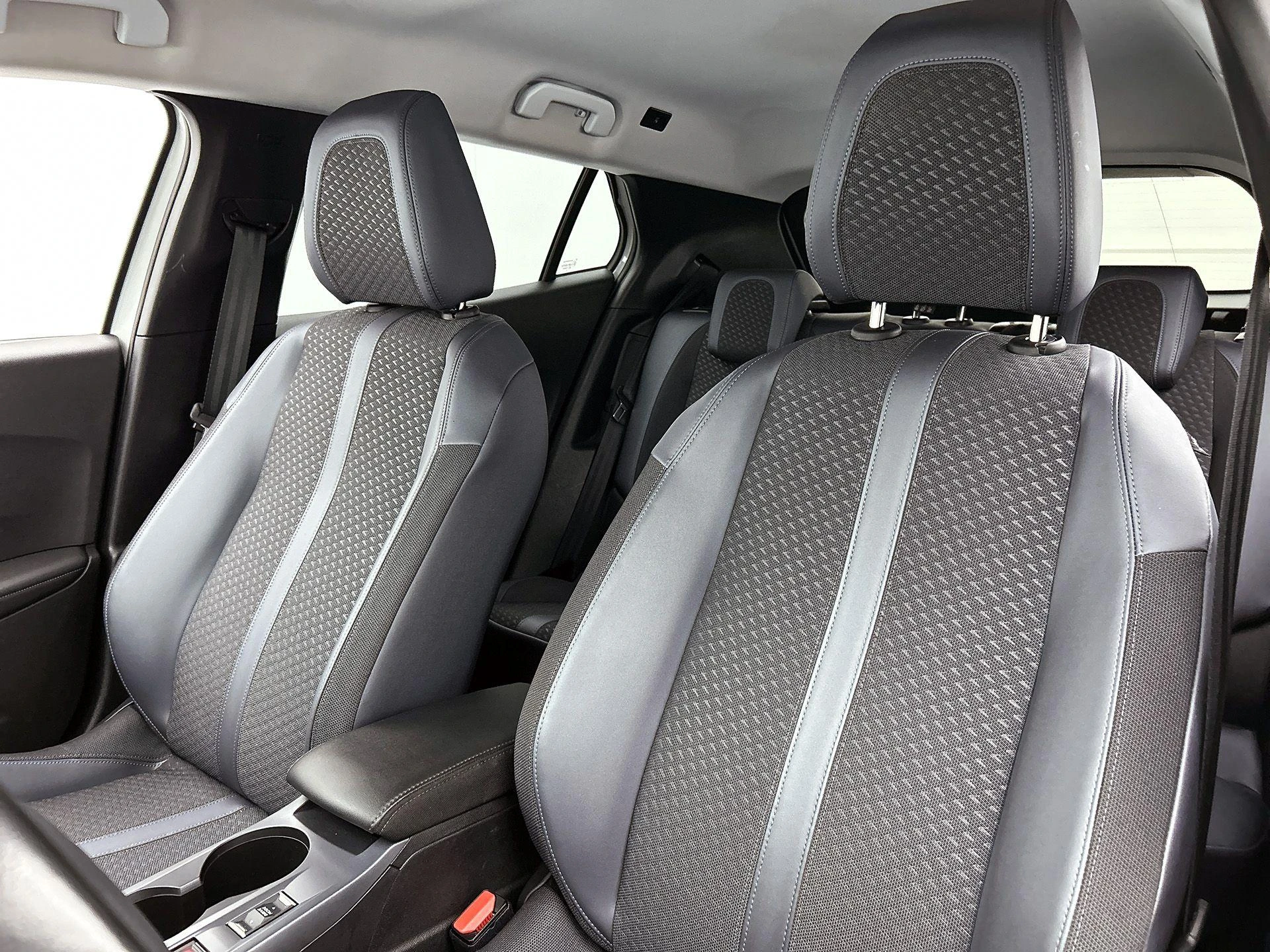 Peugeot-e-2008-image-33