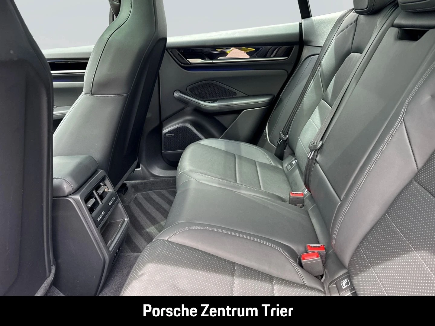 Porsche-Macan-image-15