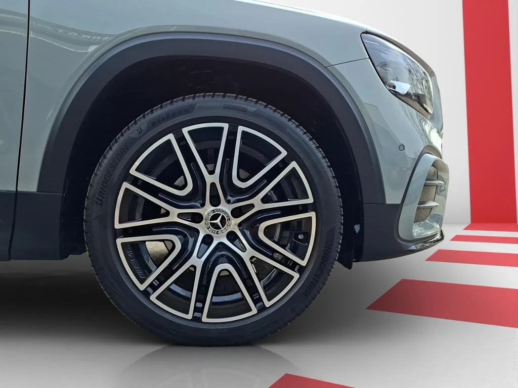 Mercedes-Benz-GLB 200 d-image-6