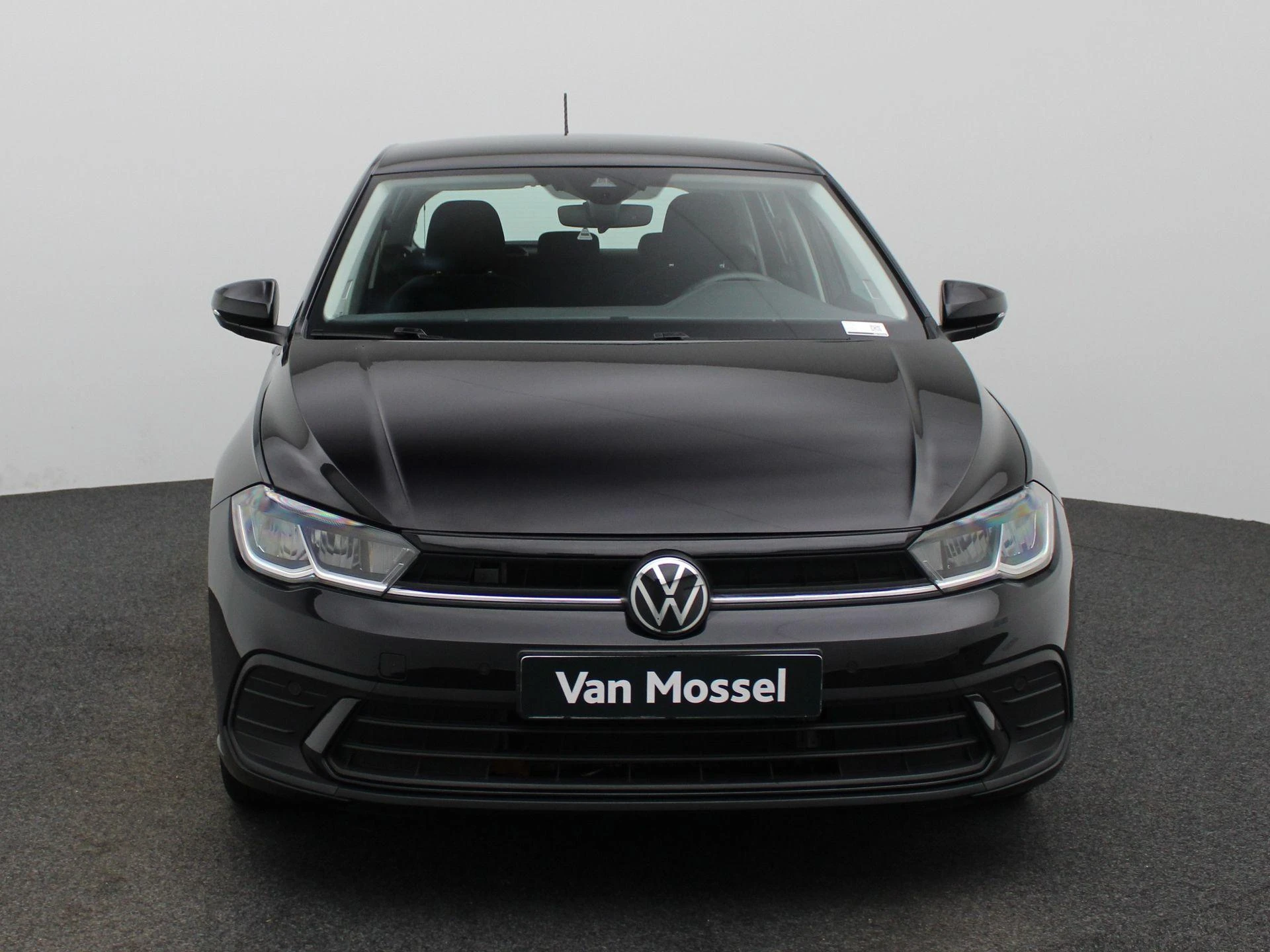 Volkswagen-Polo-image-2