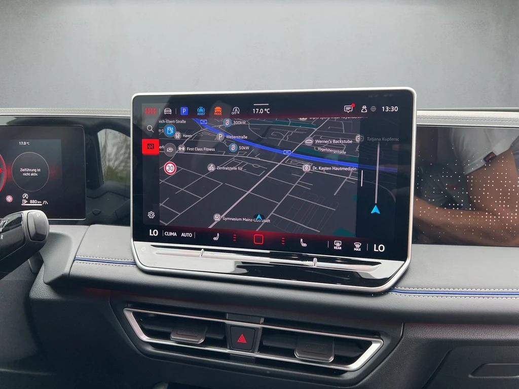 Volkswagen-Tiguan-image-9