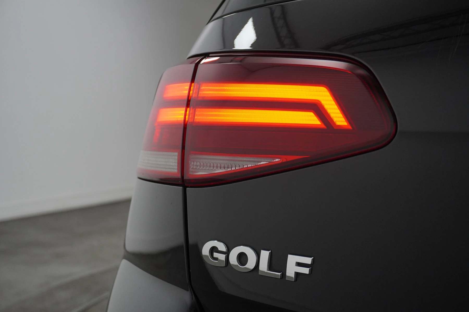 Volkswagen-Golf-image-18