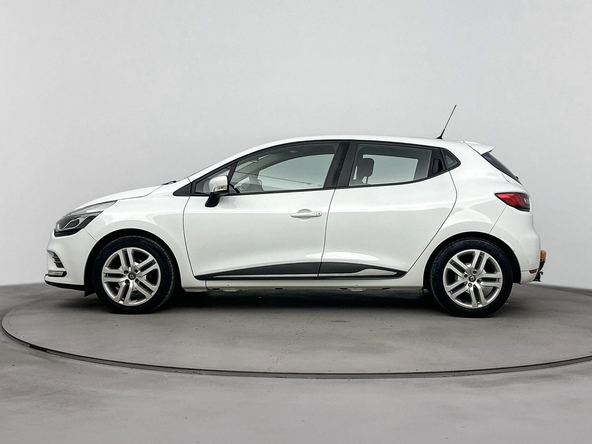 Renault-Clio-image-1
