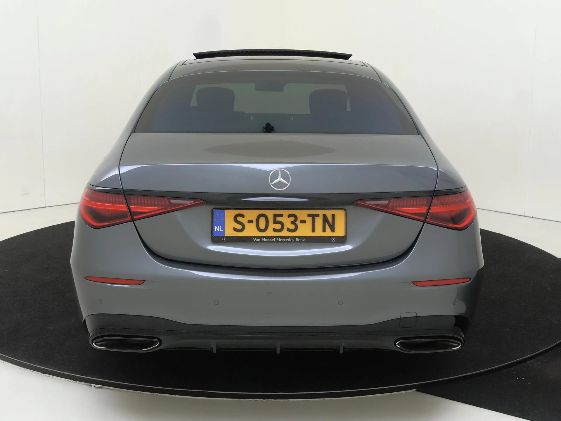 Mercedes-Benz-S-Klasse-image-8