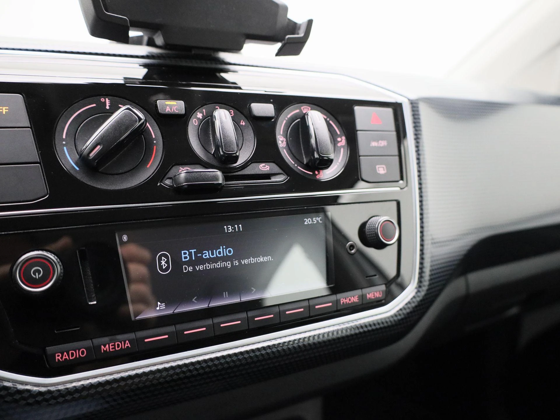 Volkswagen-up!-image-15