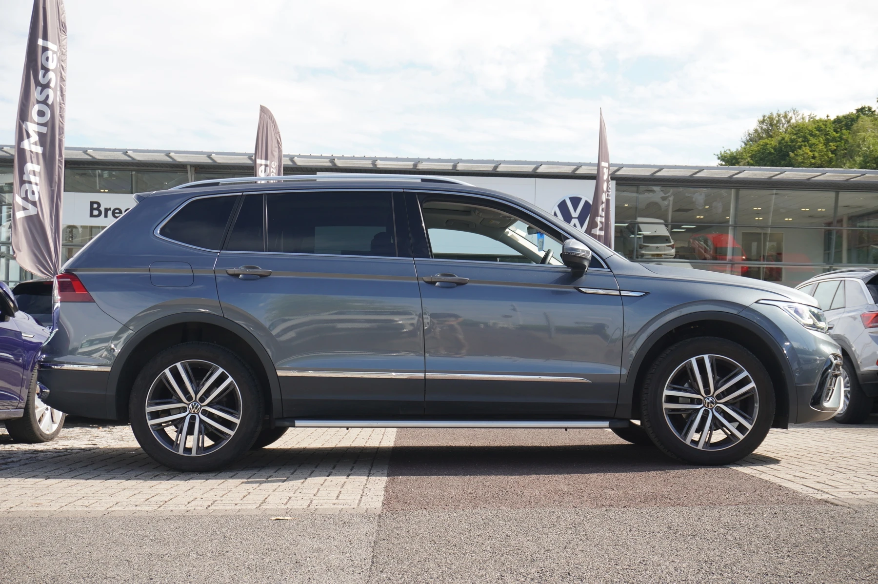 Volkswagen-Tiguan Allspace-image-3