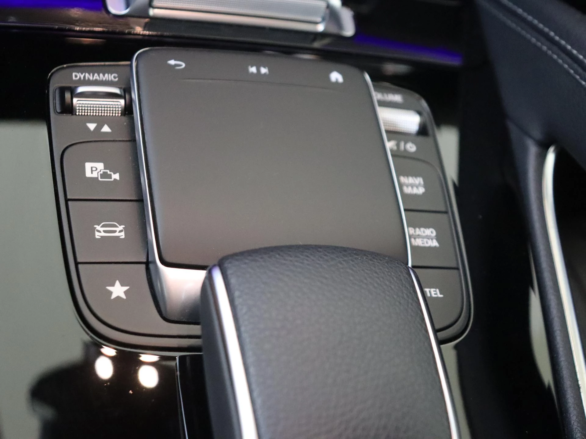 Mercedes-Benz-GLE-image-20
