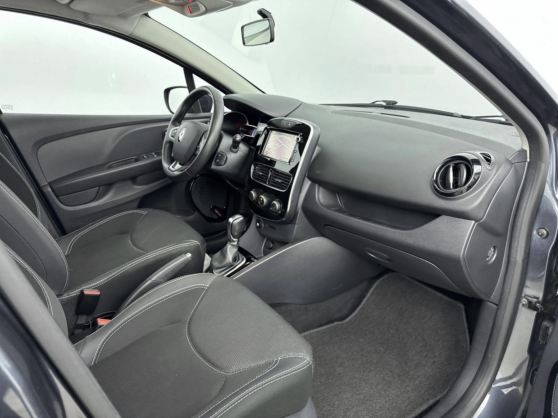 Renault-Clio-image-7